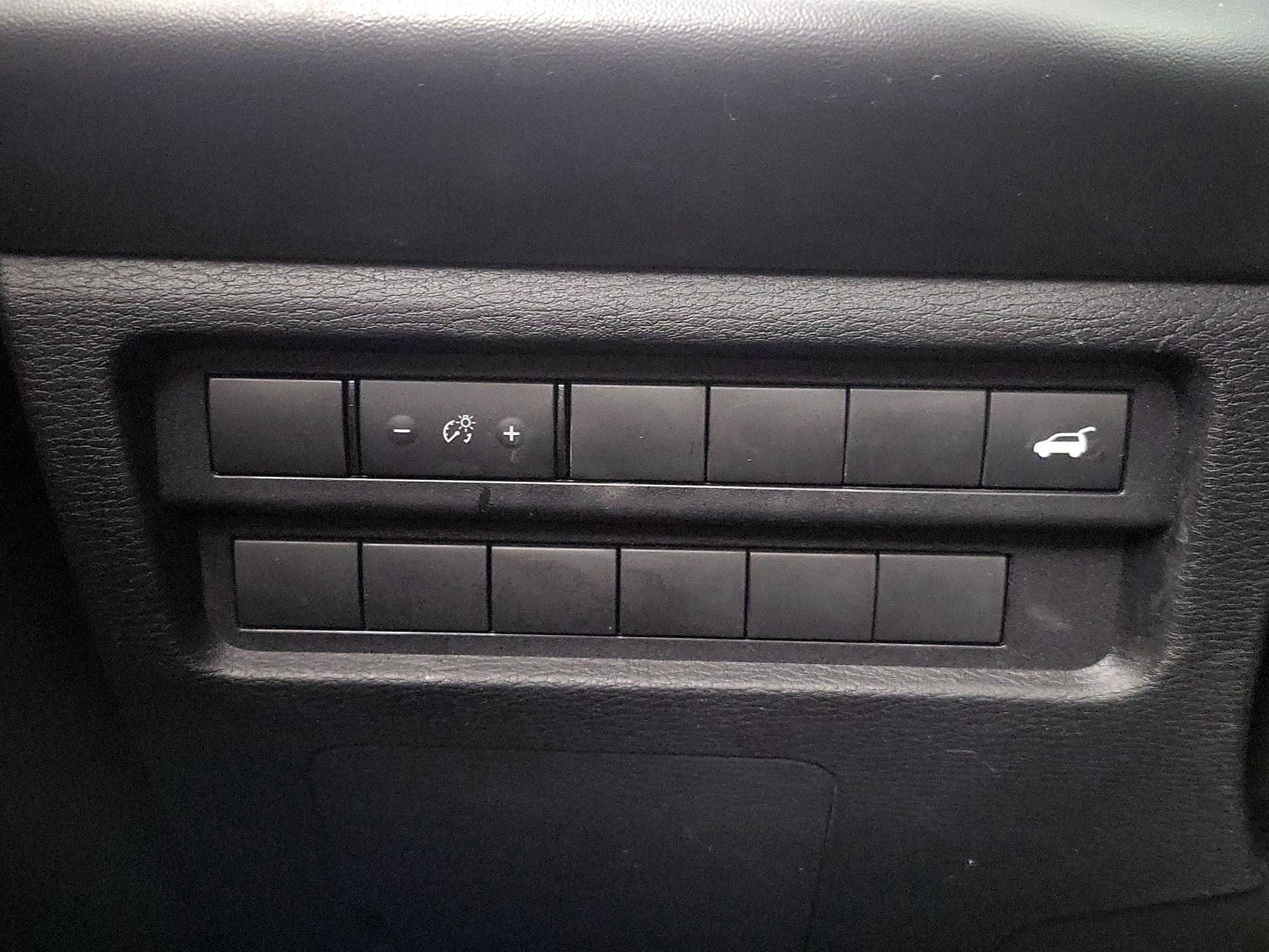 Thumbnail: 2024 Mitsubishi Outlander - 13