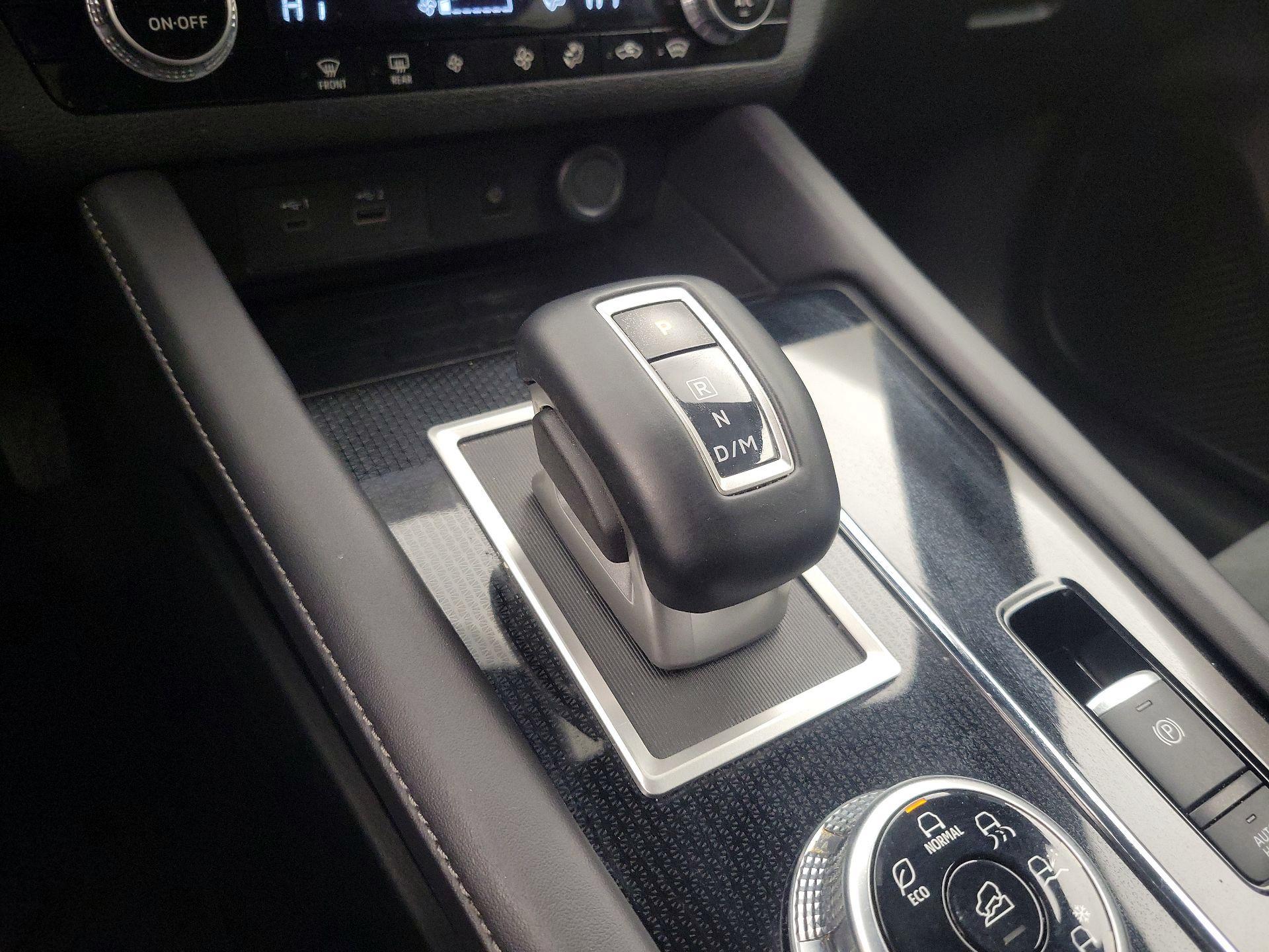 Thumbnail: 2024 Mitsubishi Outlander - 18