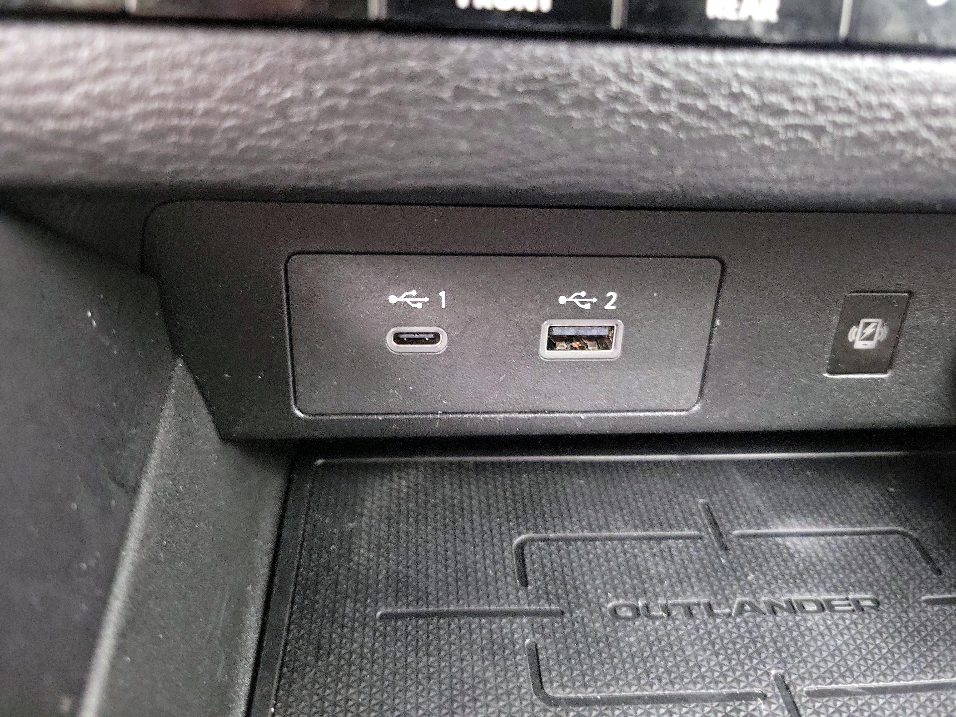 Thumbnail: 2024 Mitsubishi Outlander - 19