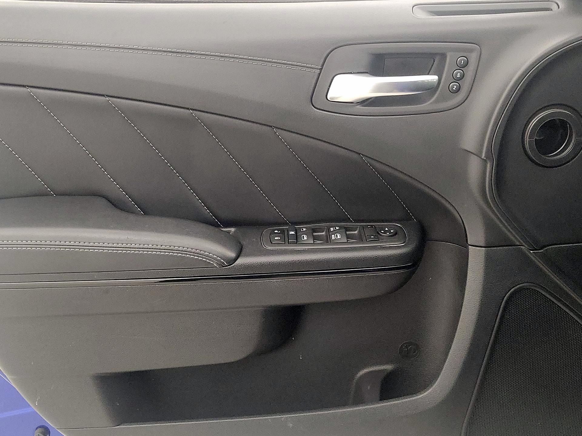 Thumbnail: 2022 Dodge Charger - 10