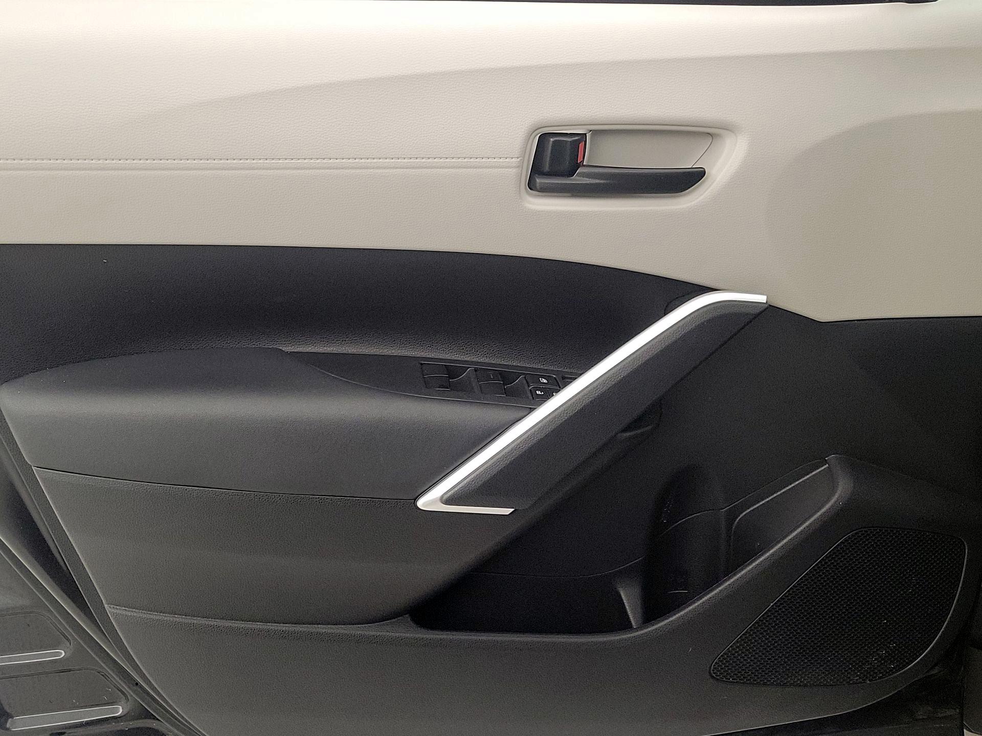 Thumbnail: 2022 Toyota Corolla Cross - 12