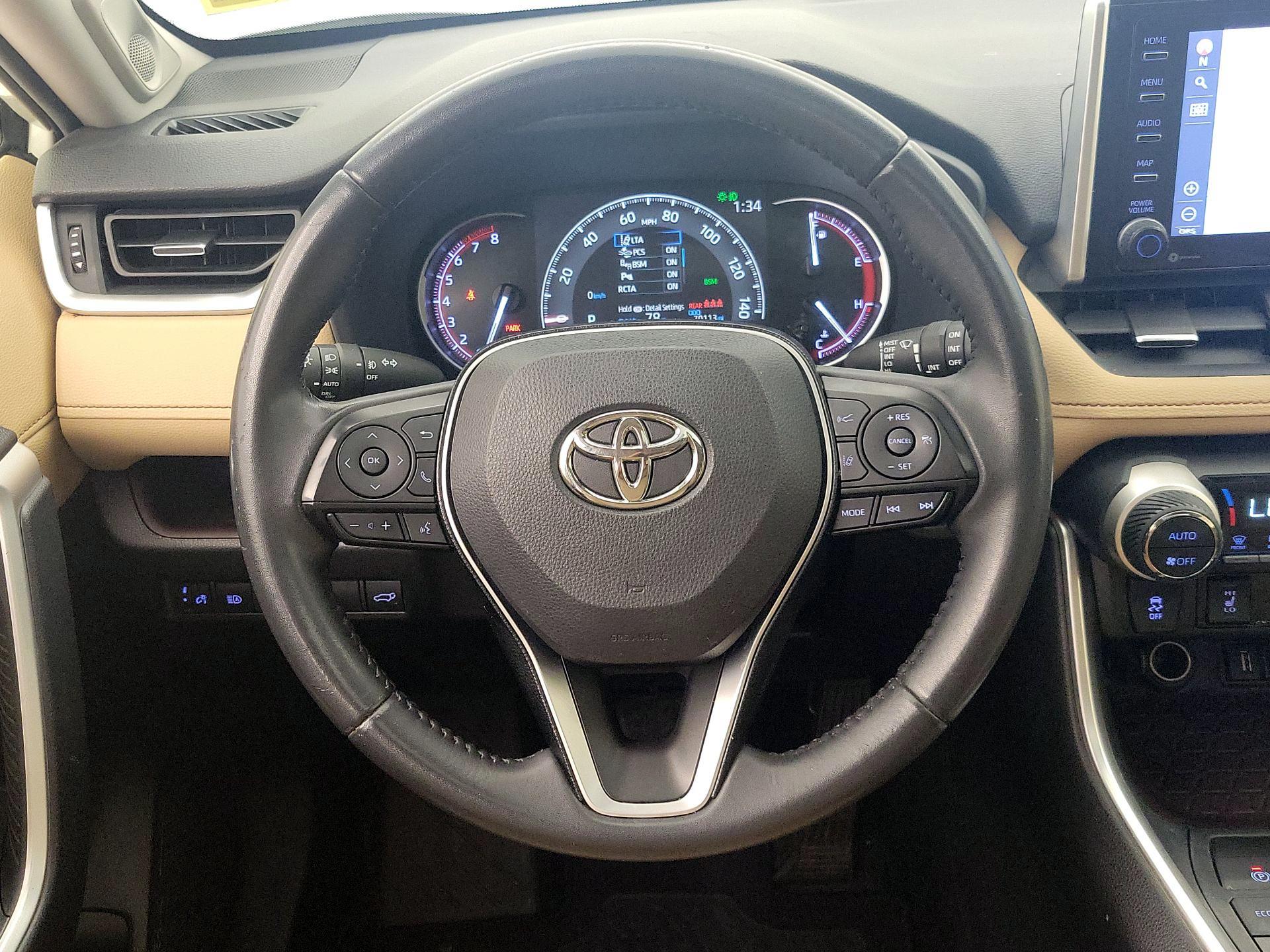 Thumbnail: 2020 Toyota RAV4 - 10