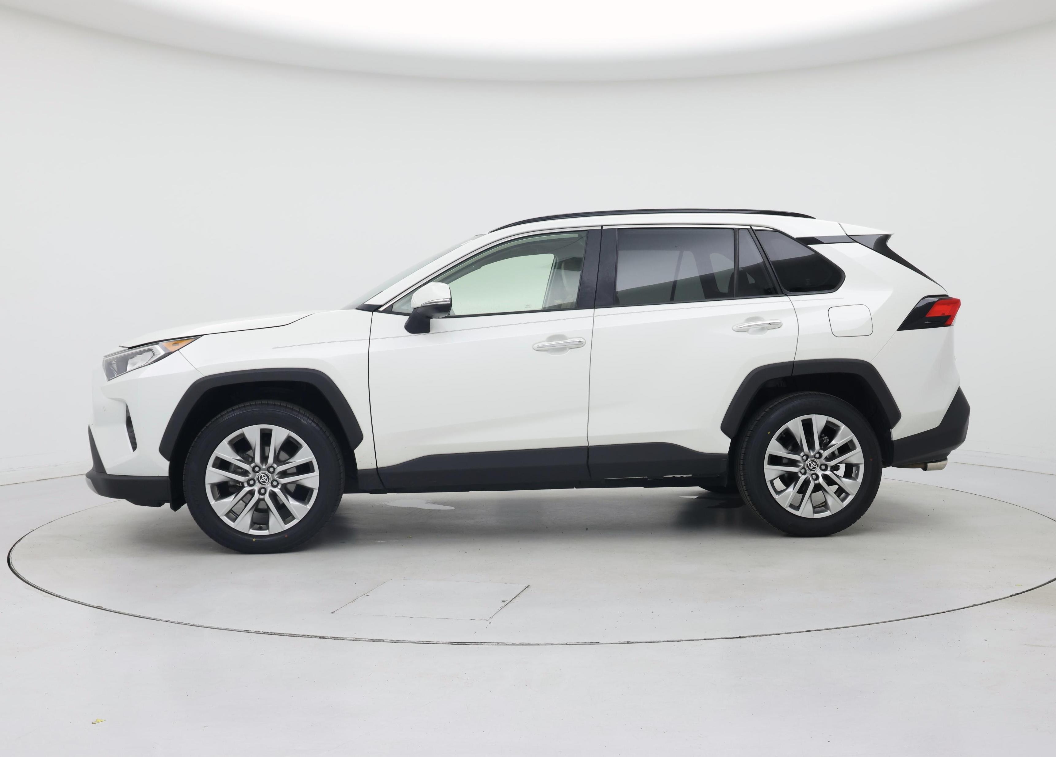 Thumbnail: 2020 Toyota RAV4 - 3