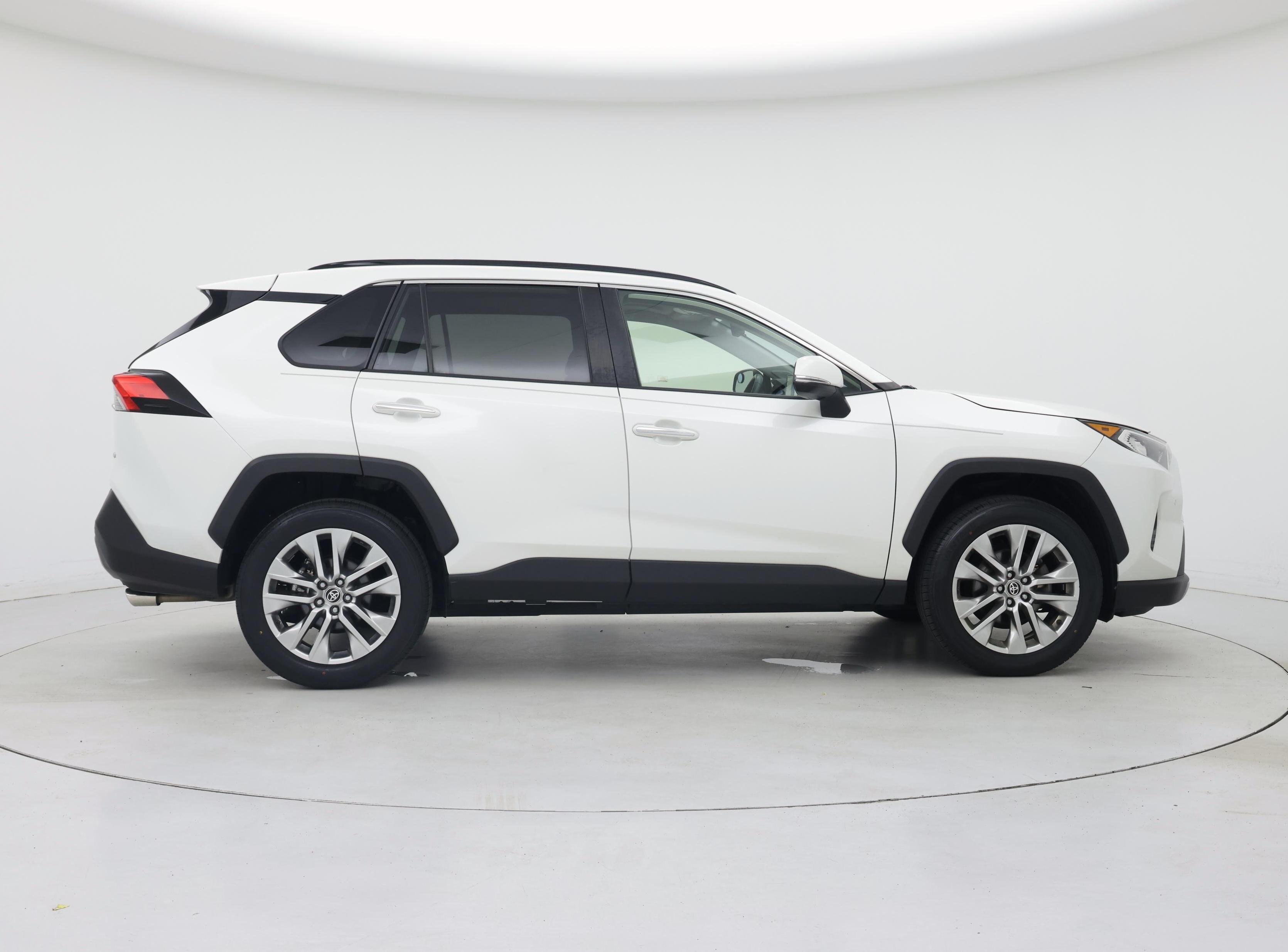 Thumbnail: 2020 Toyota RAV4 - 7