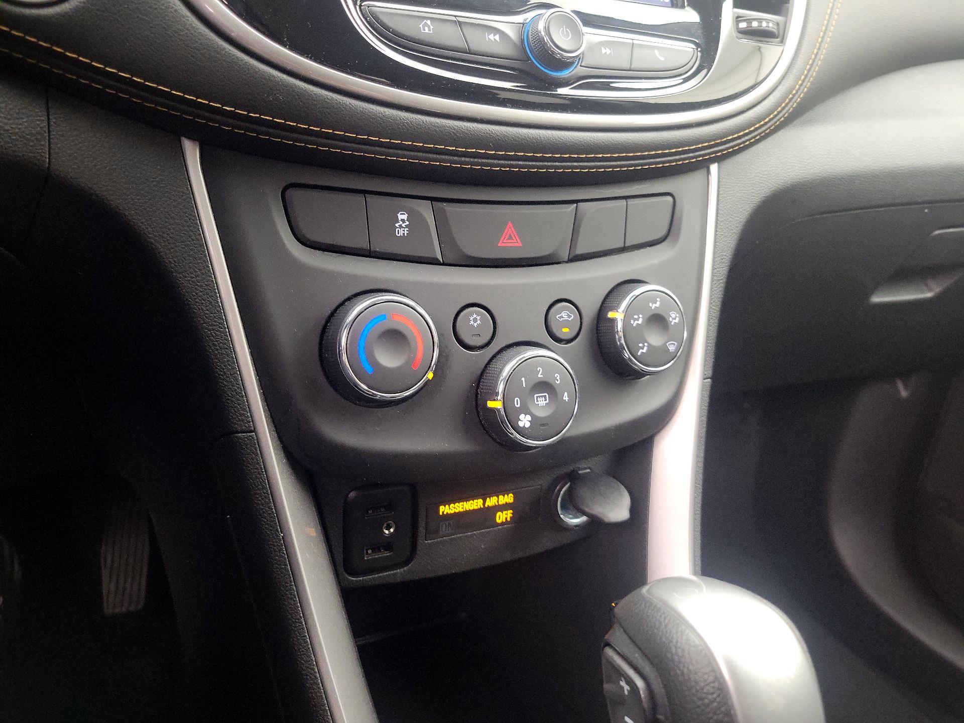 Thumbnail: 2018 Chevrolet Trax - 16