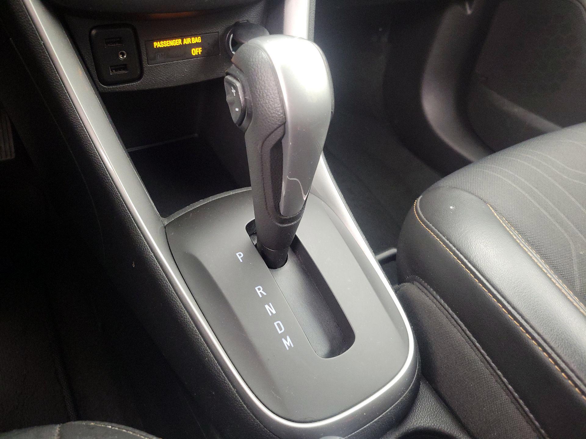 Thumbnail: 2018 Chevrolet Trax - 17