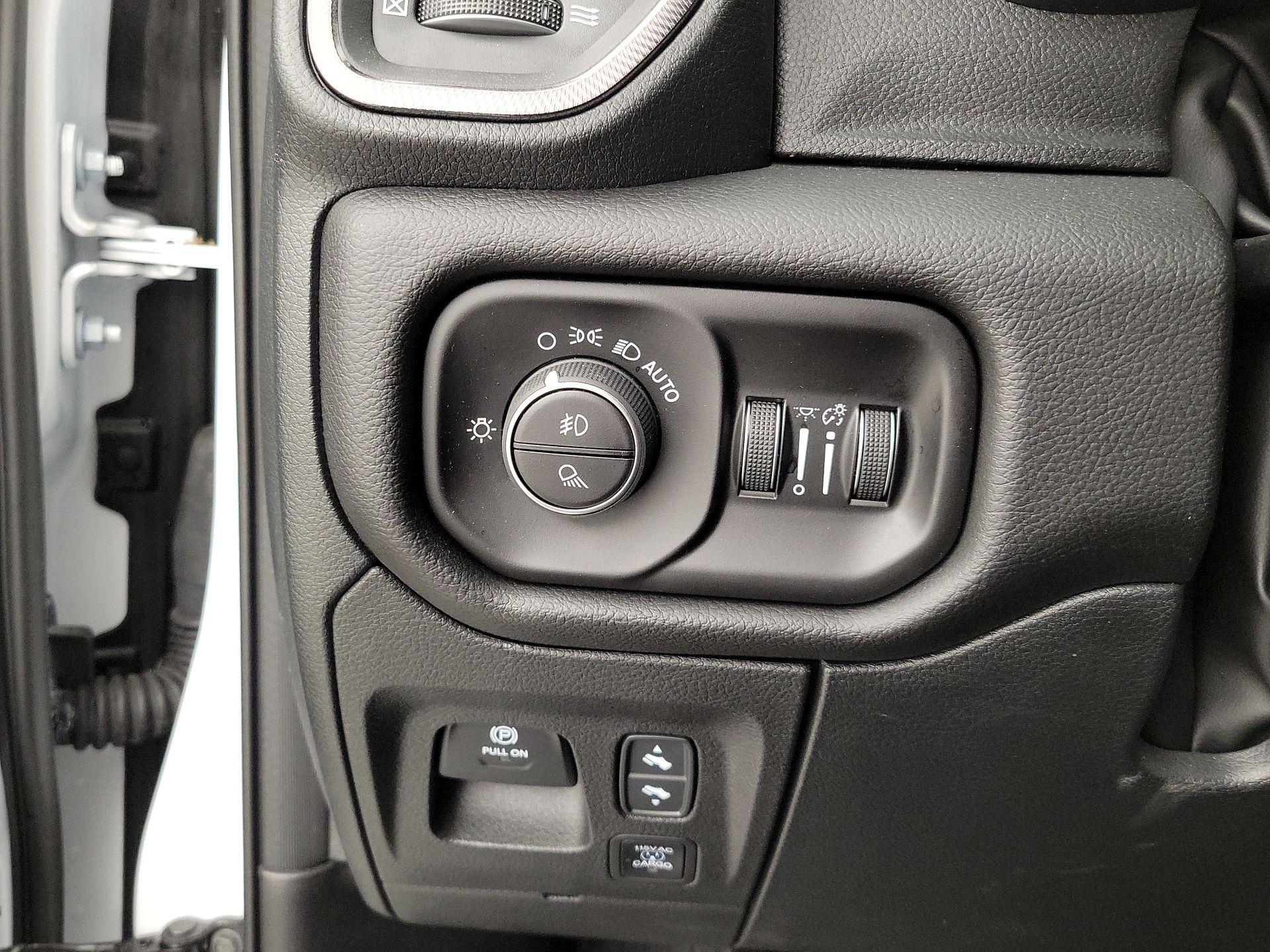 Thumbnail: 2026 RAM 1500 - 13