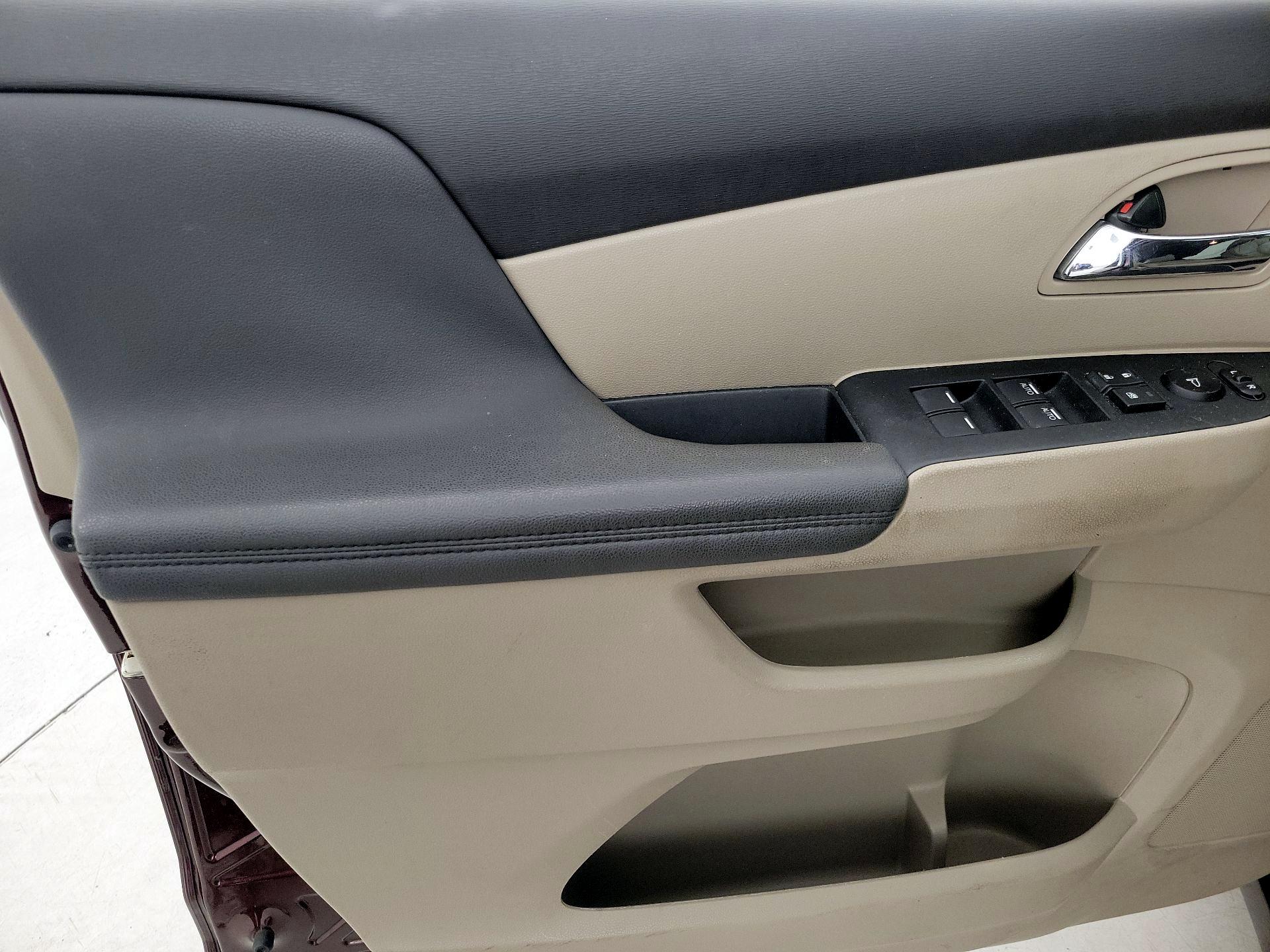 Thumbnail: 2015 Honda Odyssey - 12