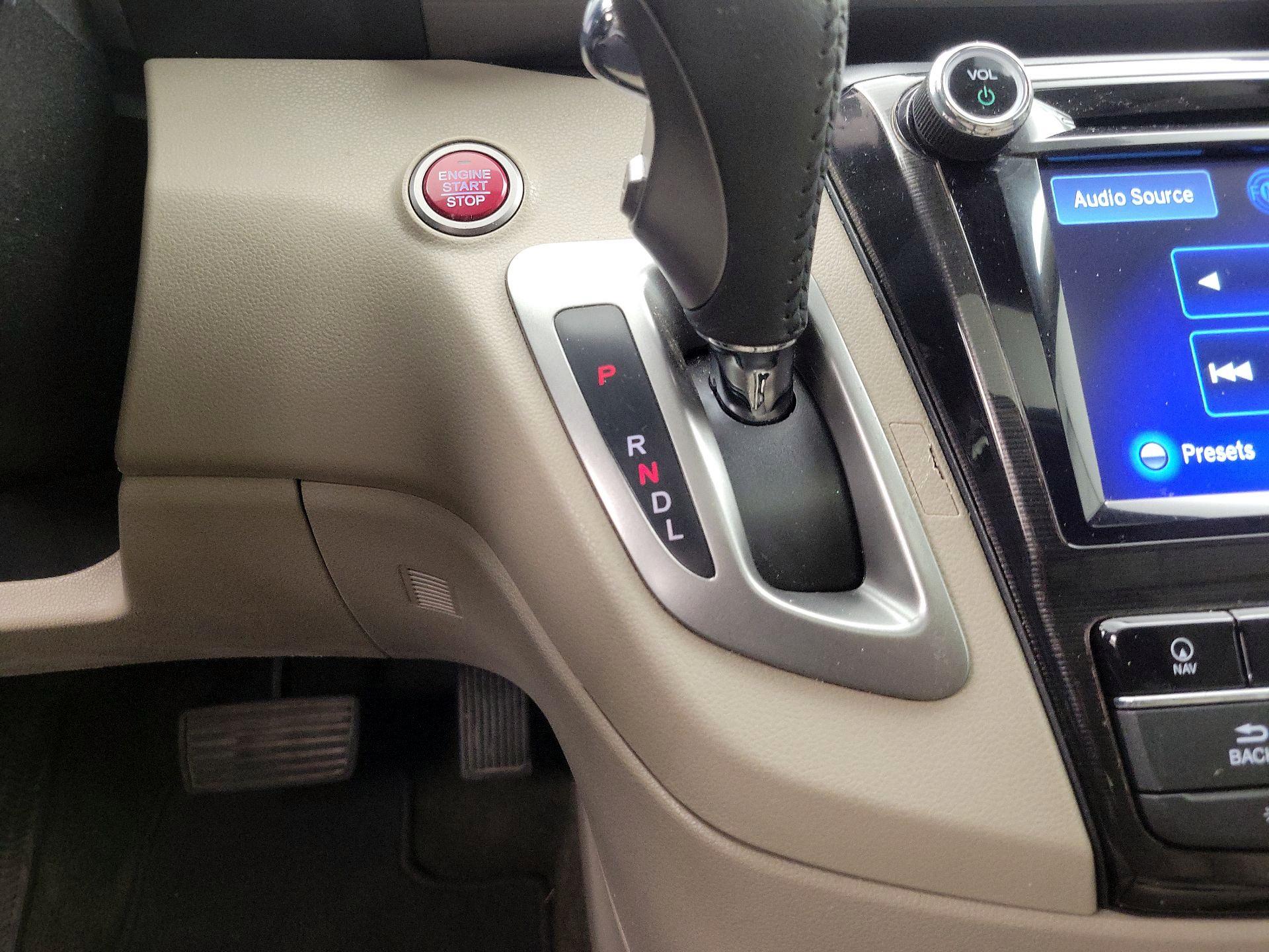 Thumbnail: 2015 Honda Odyssey - 18