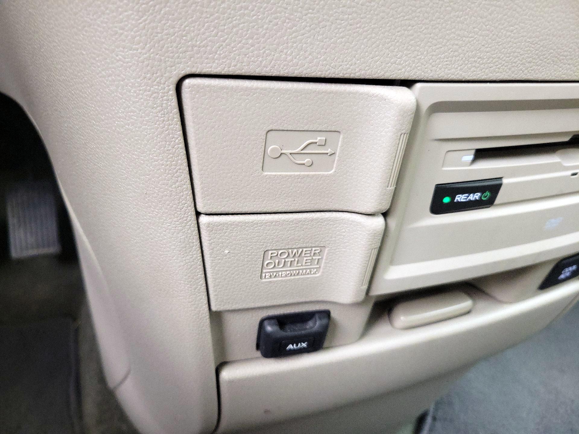 Thumbnail: 2015 Honda Odyssey - 19