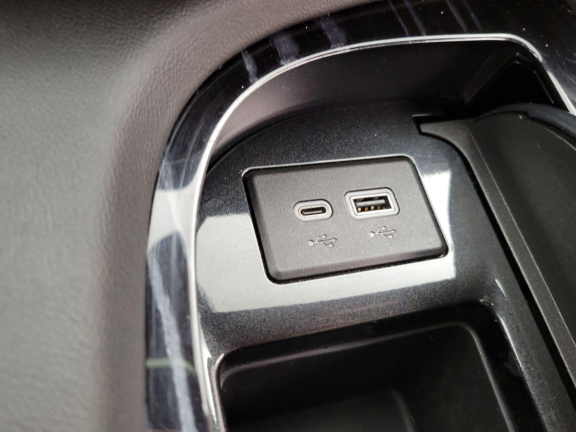 Thumbnail: 2023 Cadillac Escalade - 19