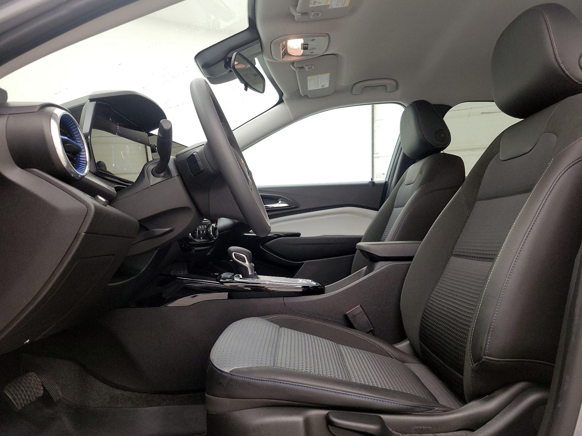 Thumbnail: 2025 Chevrolet Trax - 11