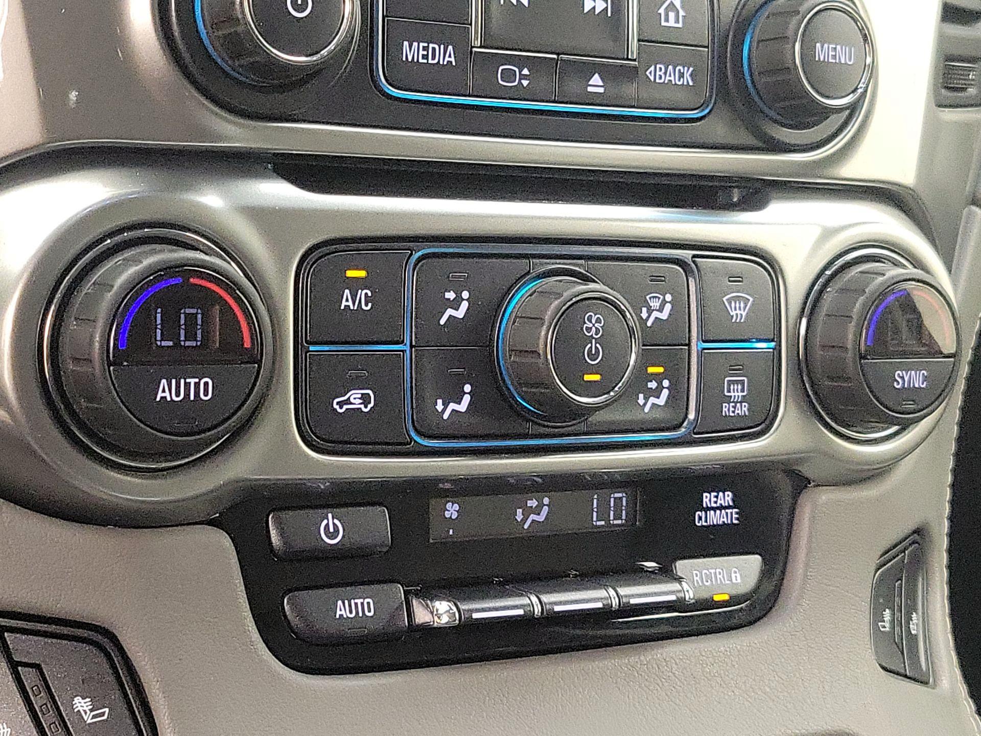 Thumbnail: 2018 Chevrolet Suburban - 17