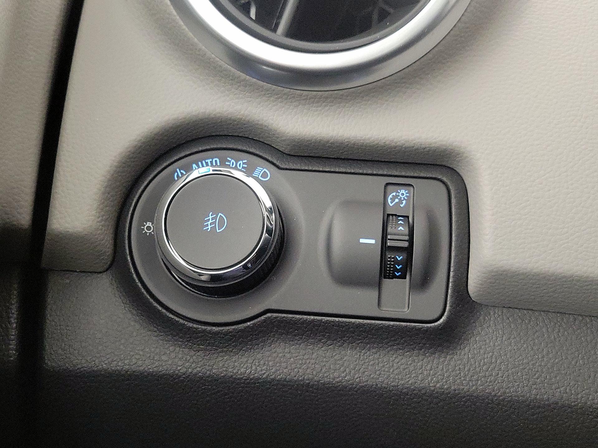 Thumbnail: 2015 Chevrolet Trax - 11