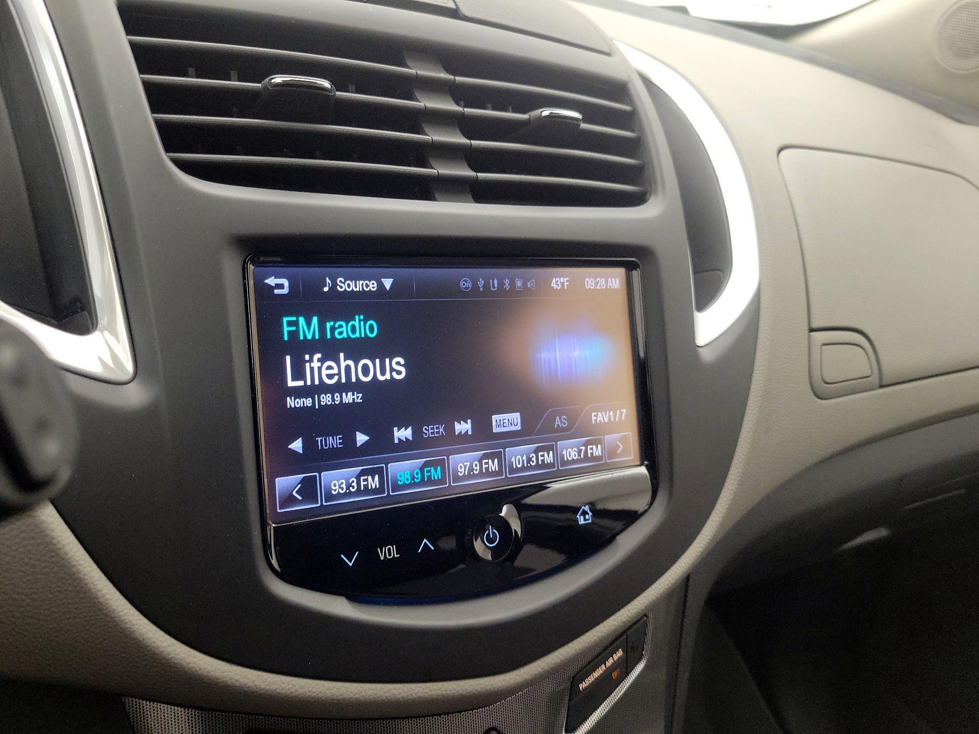 Thumbnail: 2015 Chevrolet Trax - 13