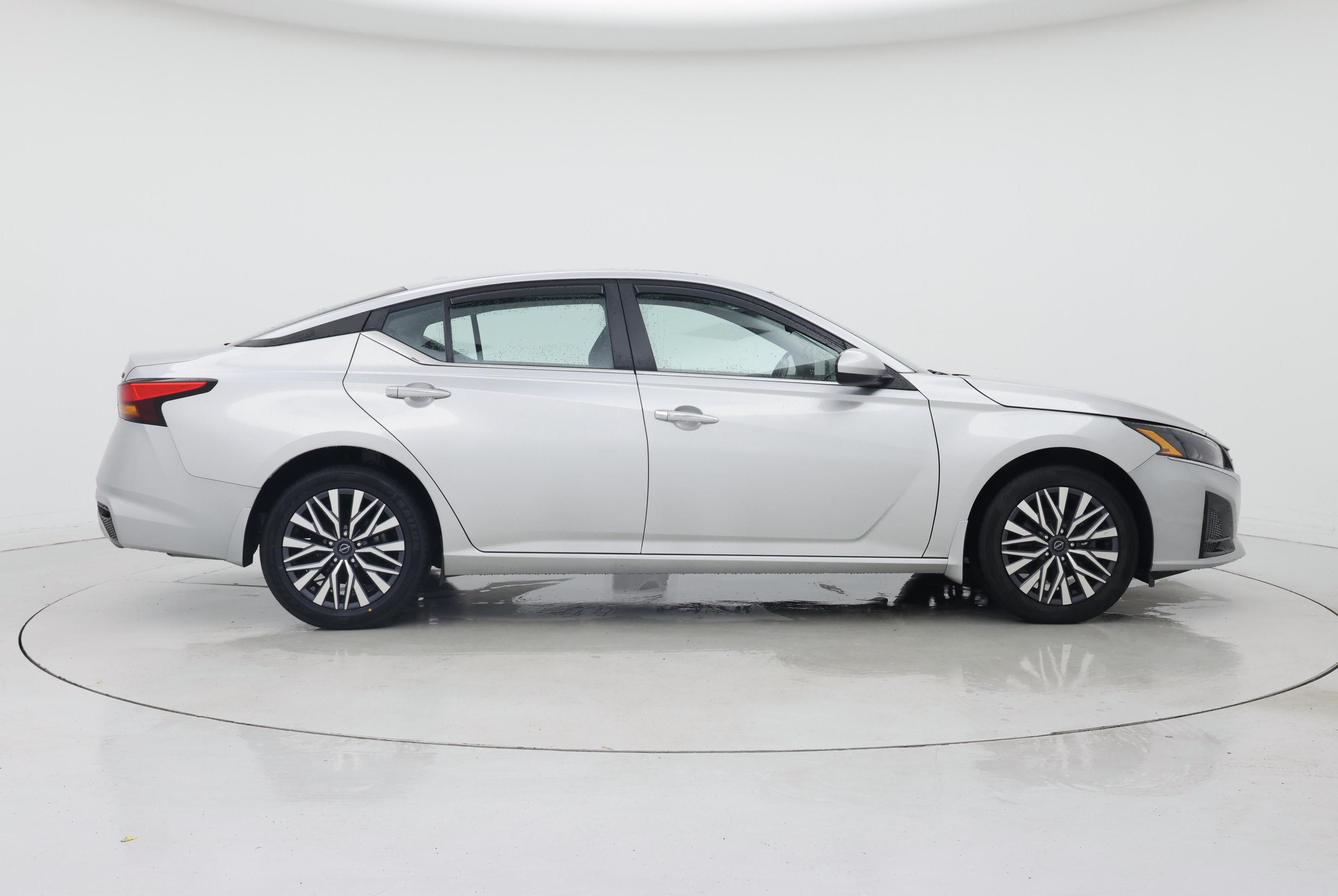 Thumbnail: 2023 Nissan Altima - 7