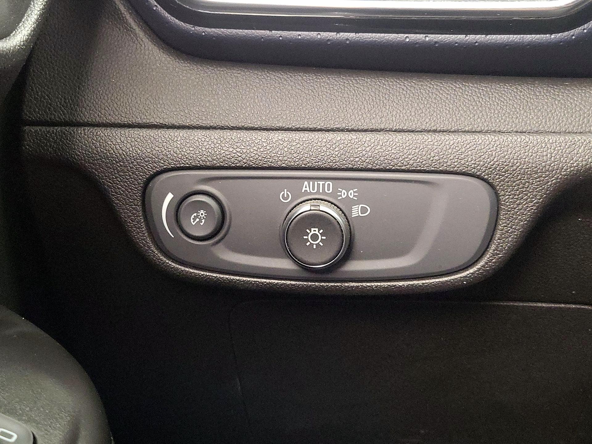 Thumbnail: 2022 Chevrolet Bolt EUV - 13