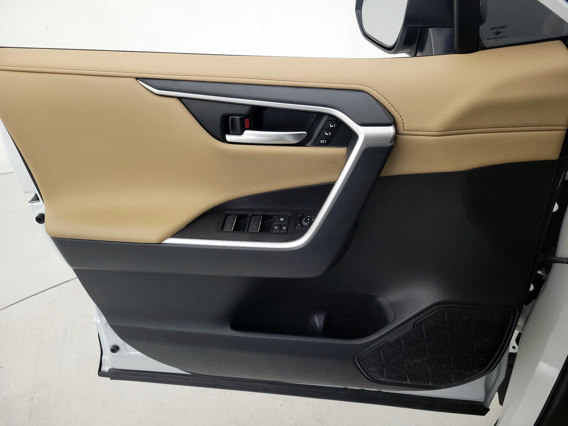 Thumbnail: 2023 Toyota RAV4 - 12