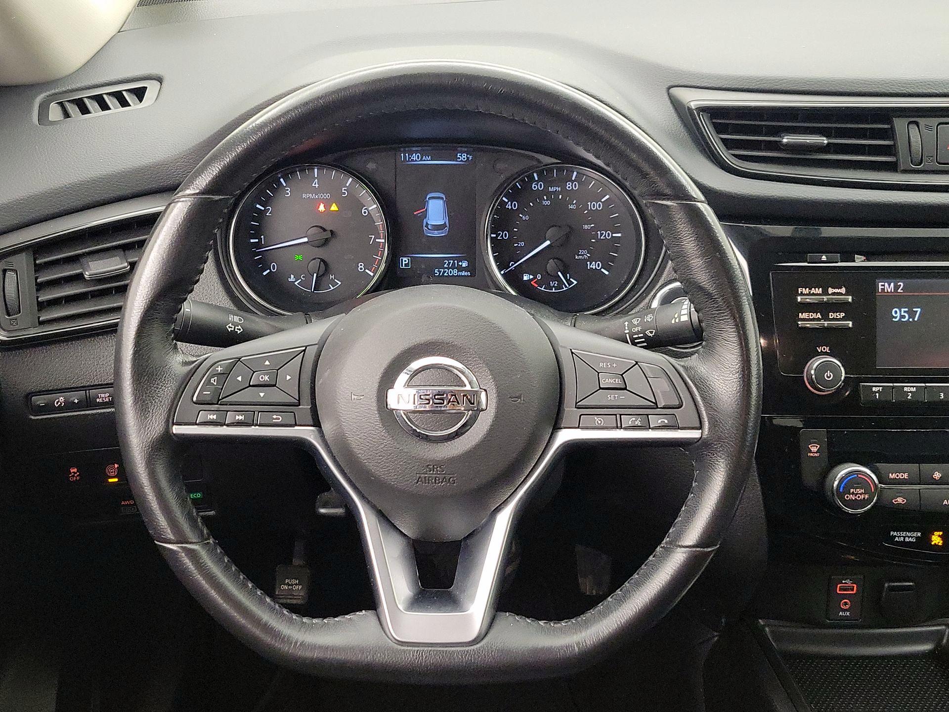 Thumbnail: 2017 Nissan Rogue - 10