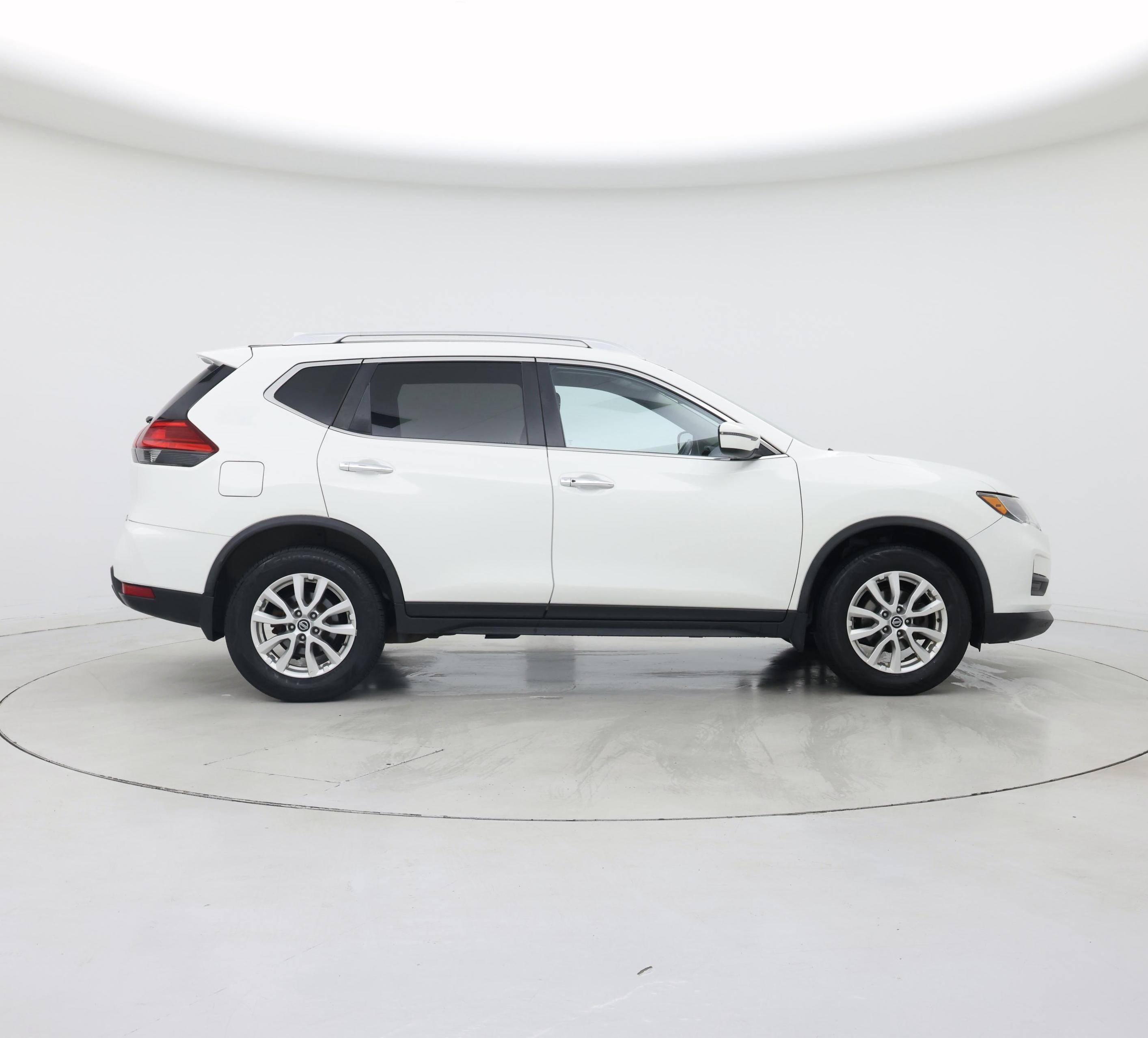 Thumbnail: 2017 Nissan Rogue - 7