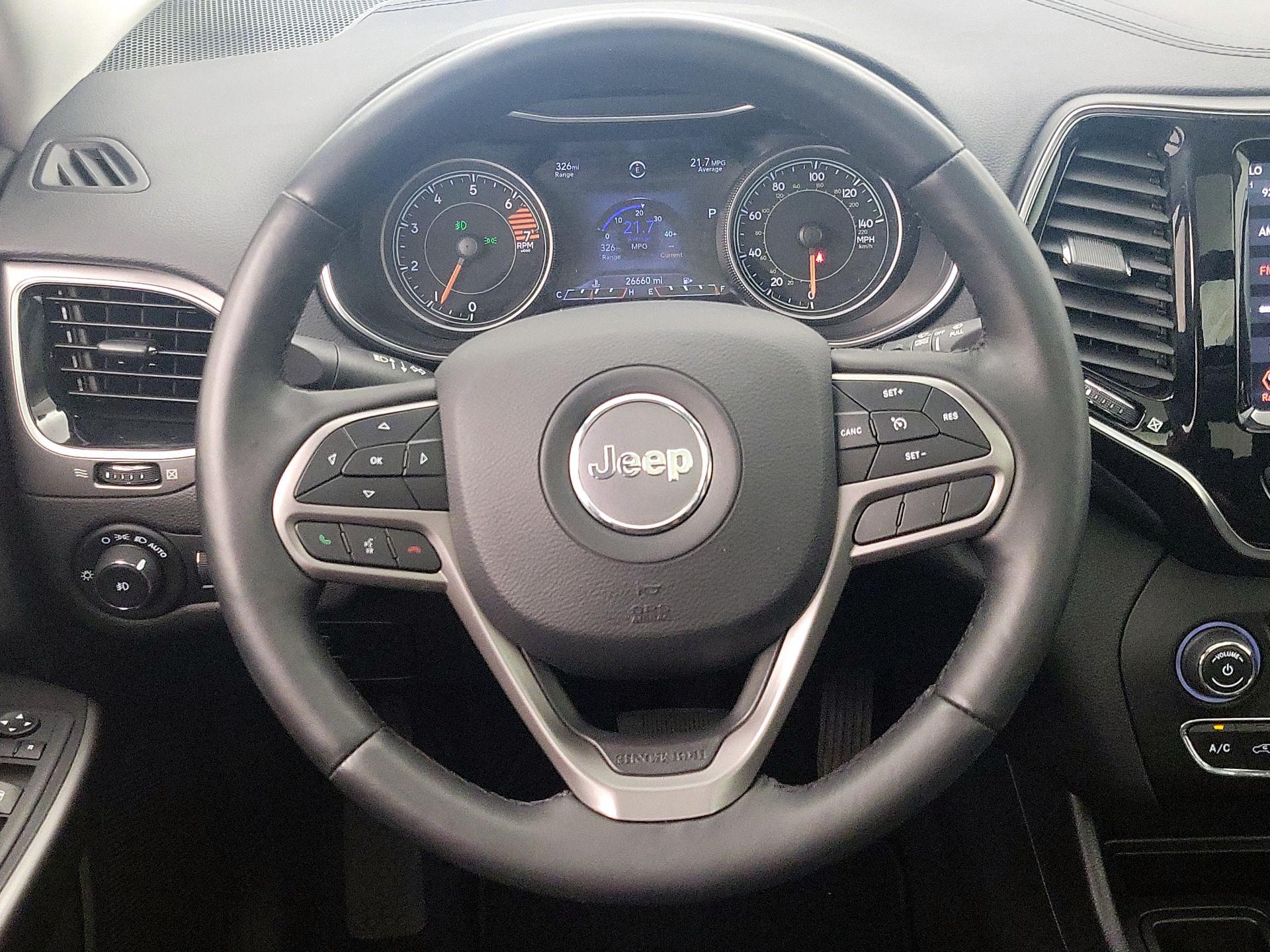 Thumbnail: 2019 Jeep Cherokee - 10