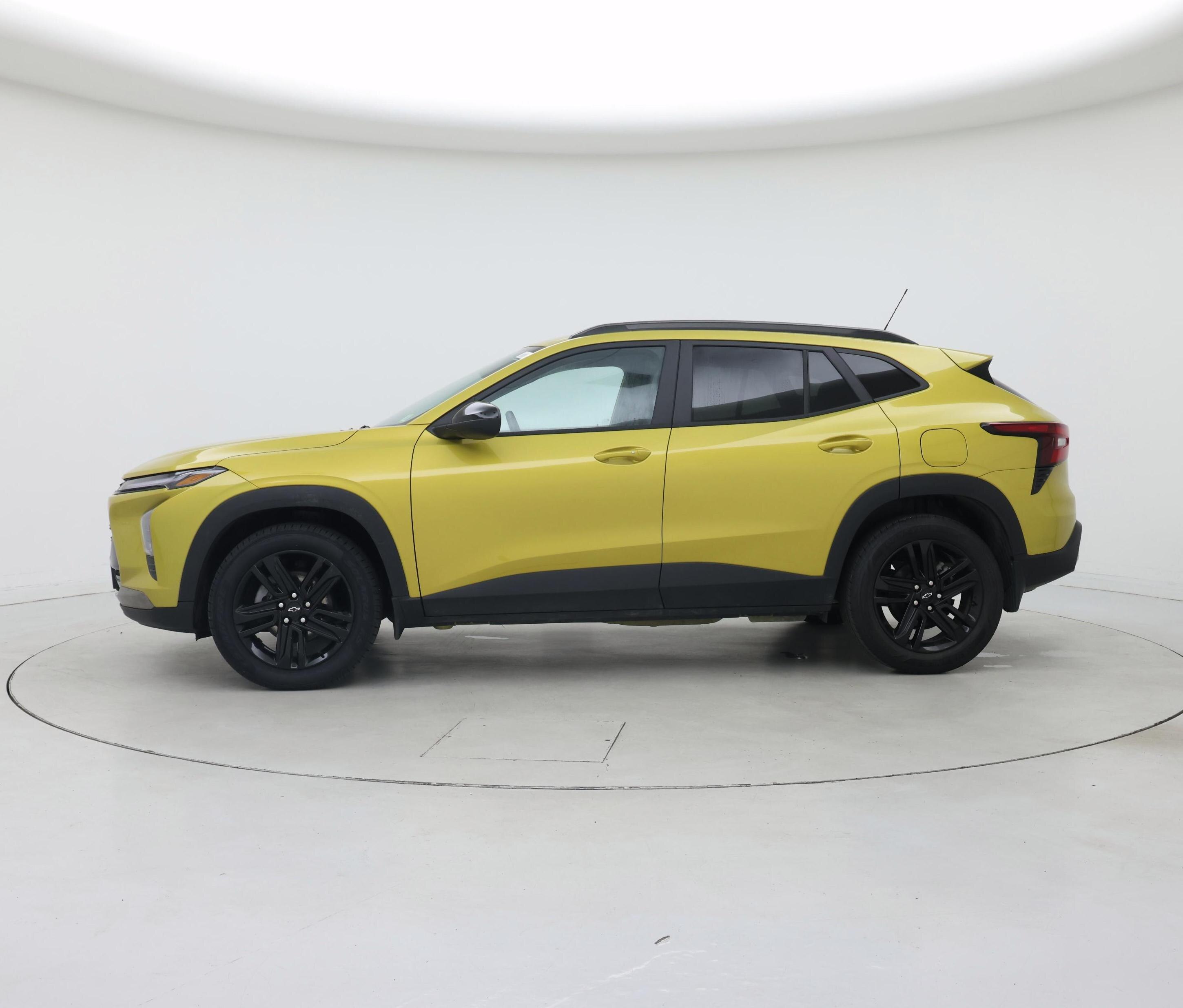 Thumbnail: 2024 Chevrolet Trax - 3