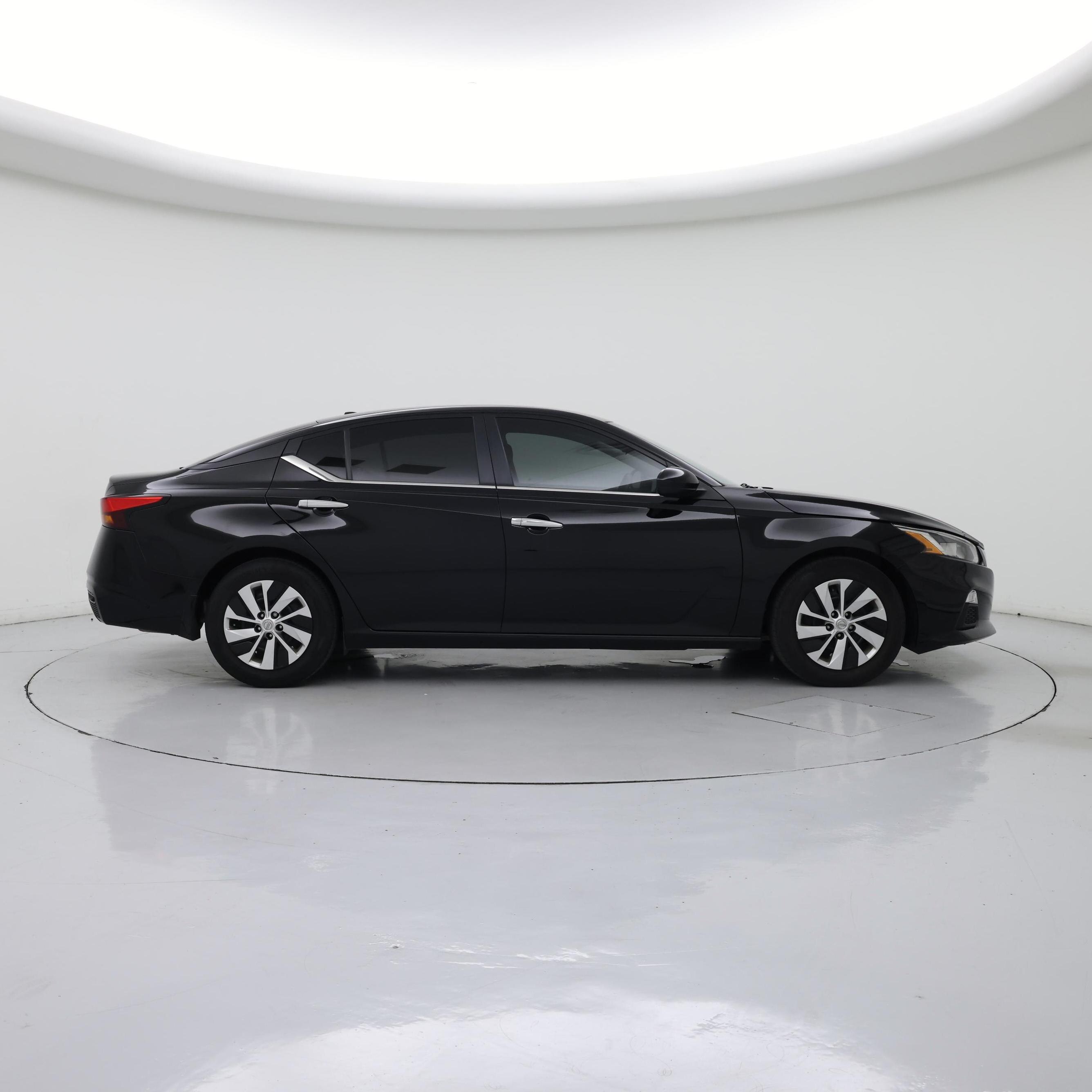 Thumbnail: 2020 Nissan Altima - 7