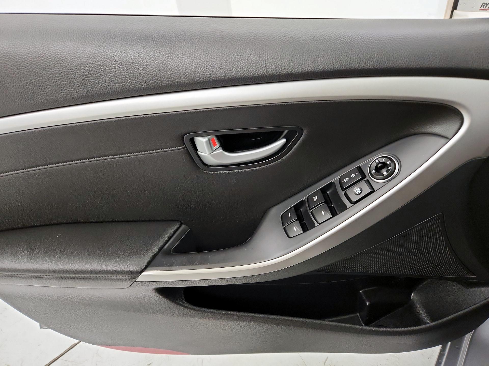 Thumbnail: 2014 Hyundai Elantra - 12