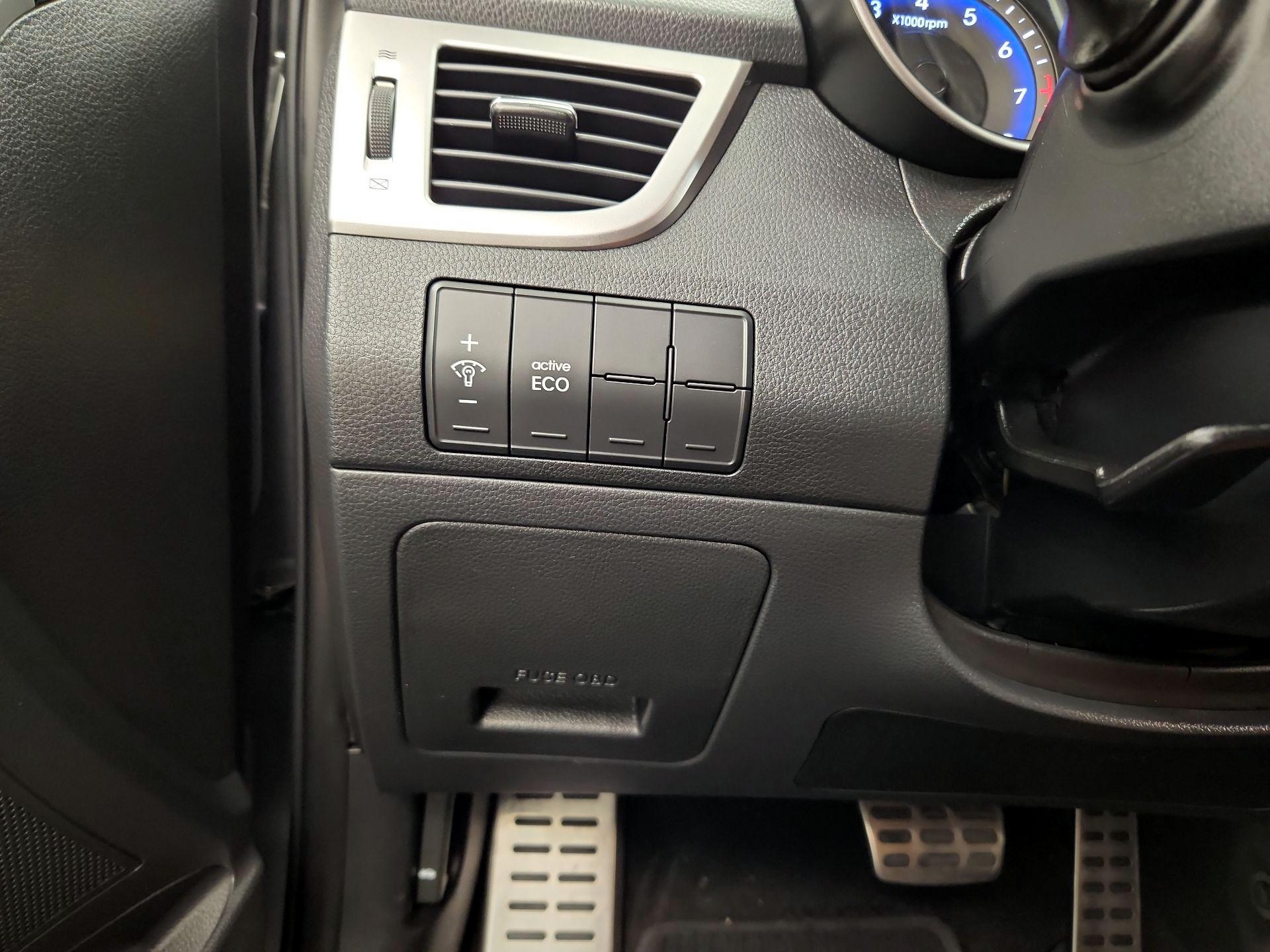 Thumbnail: 2014 Hyundai Elantra - 13