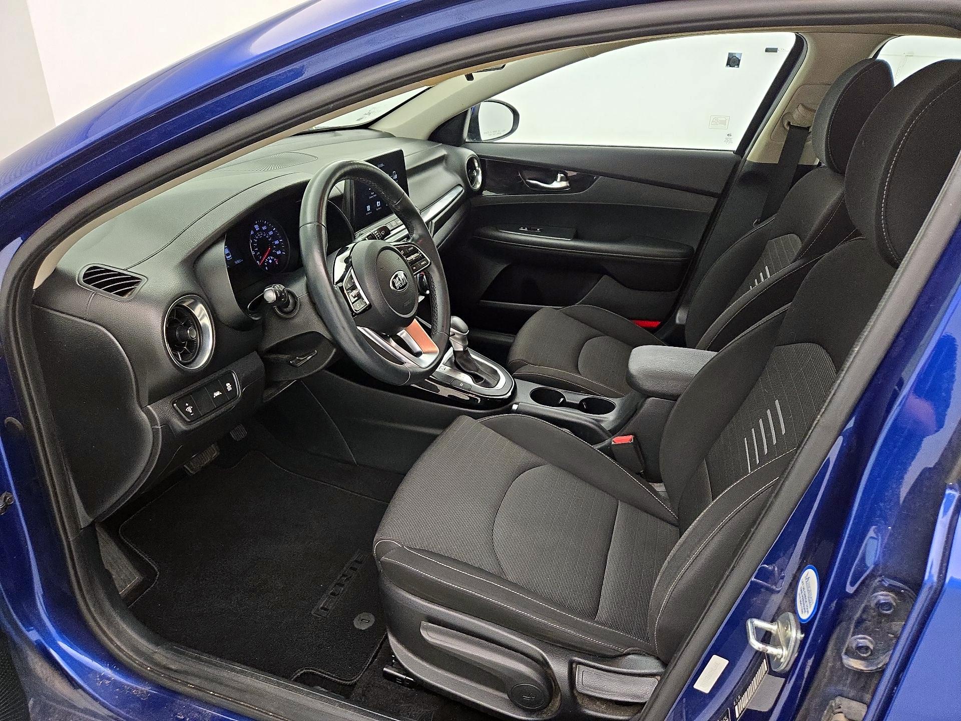 Thumbnail: 2019 Kia Forte - 11