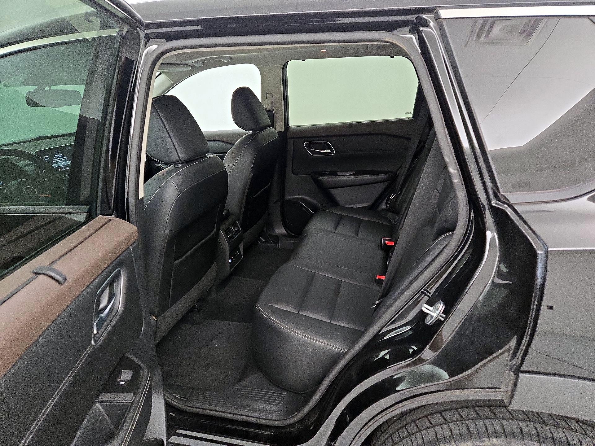 Thumbnail: 2021 Nissan Rogue - 18