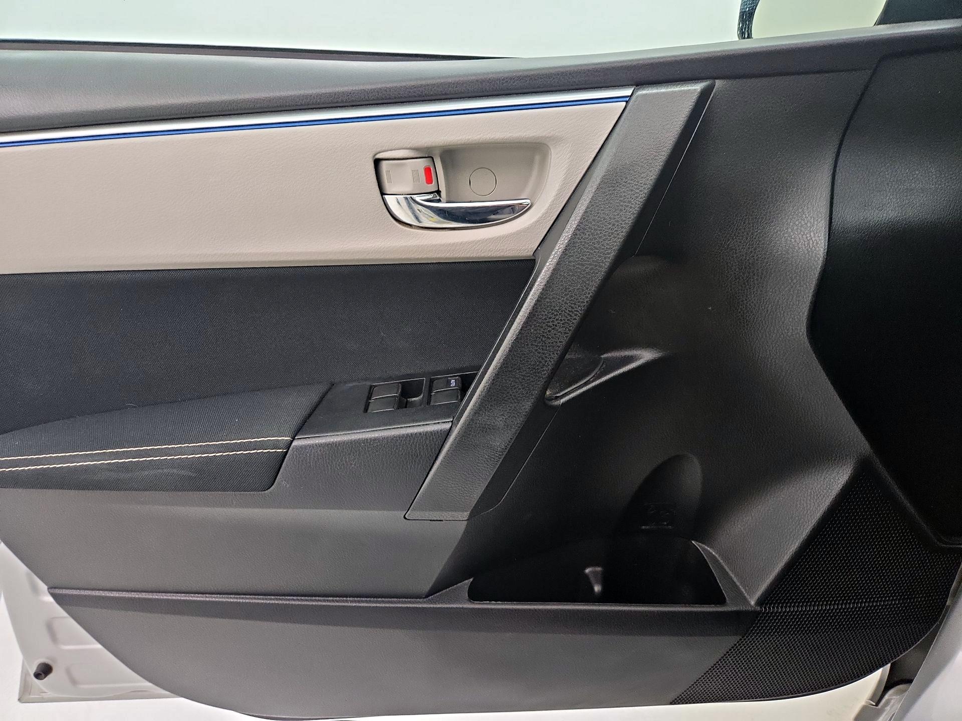 Thumbnail: 2014 Toyota Corolla - 12