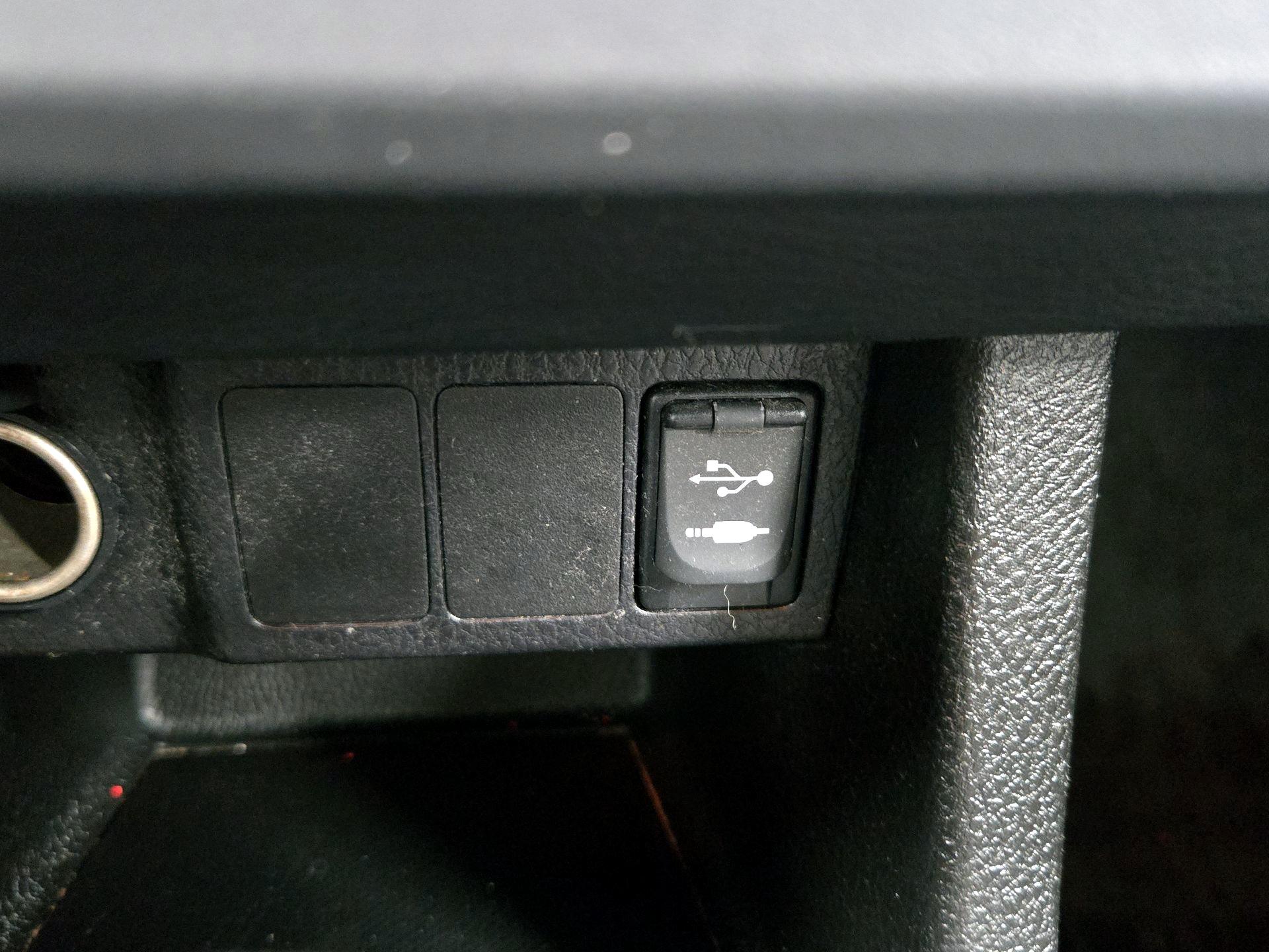 Thumbnail: 2014 Toyota Corolla - 17