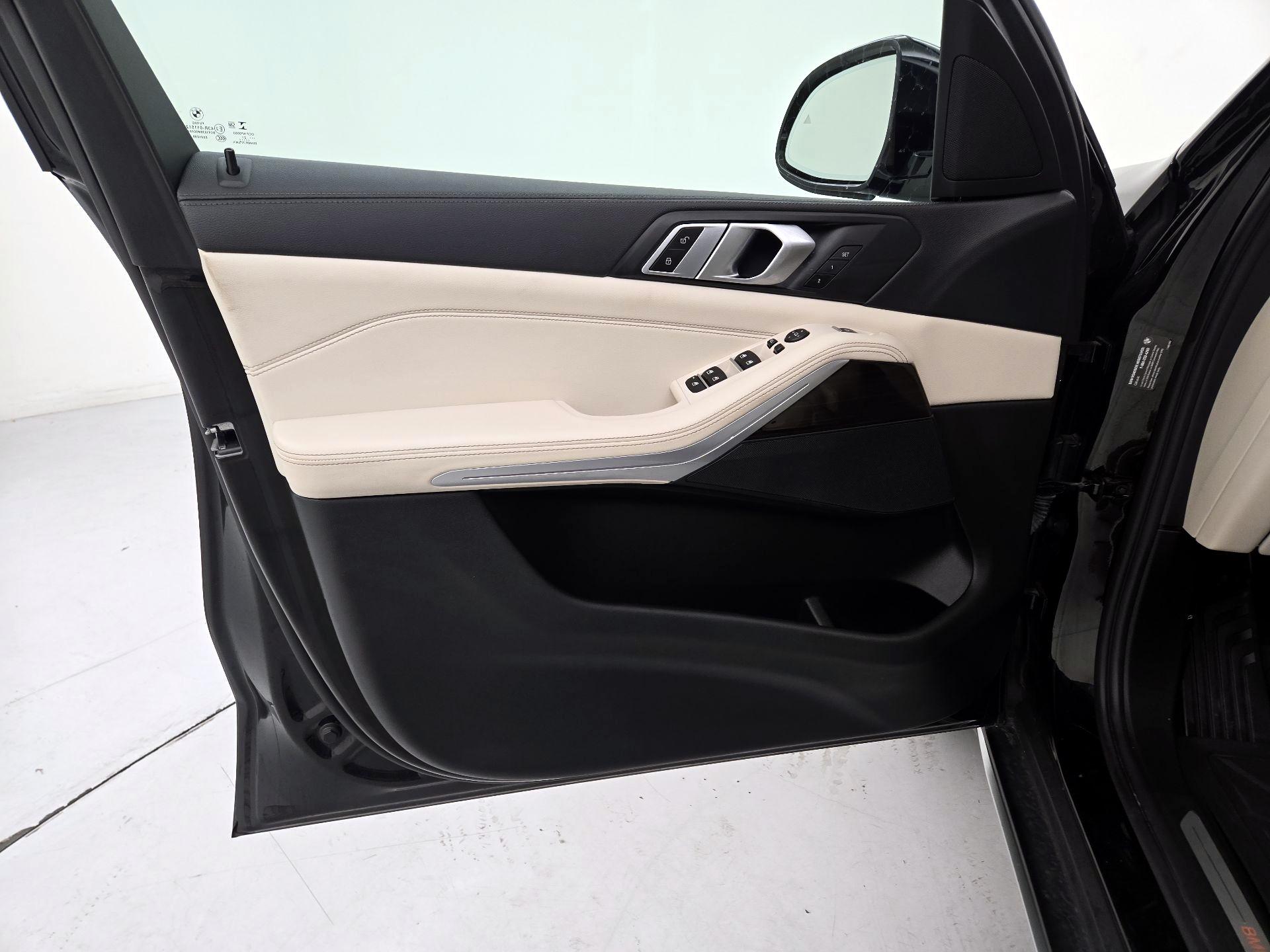 Thumbnail: 2021 BMW X5 - 10