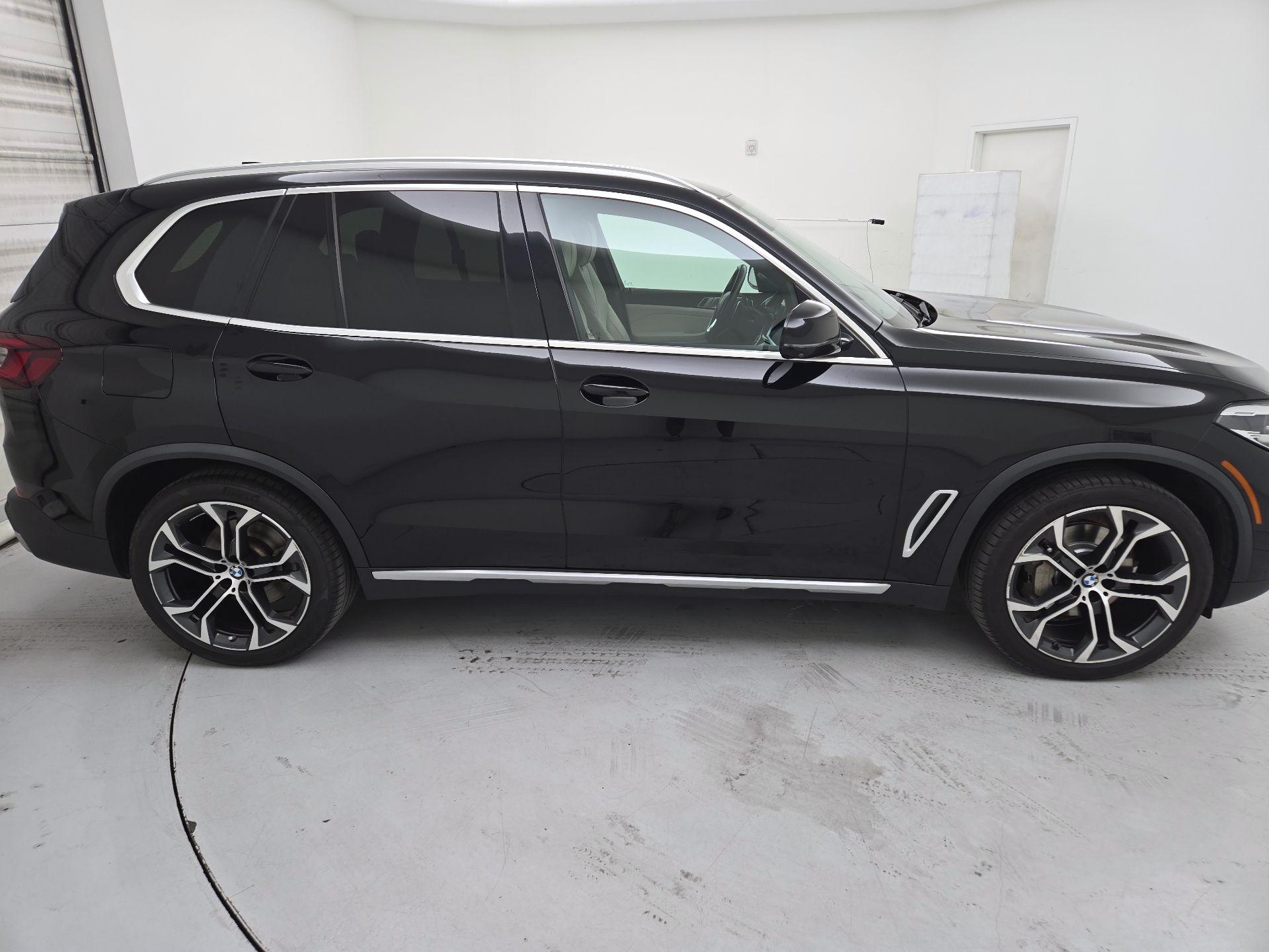 Thumbnail: 2021 BMW X5 - 4