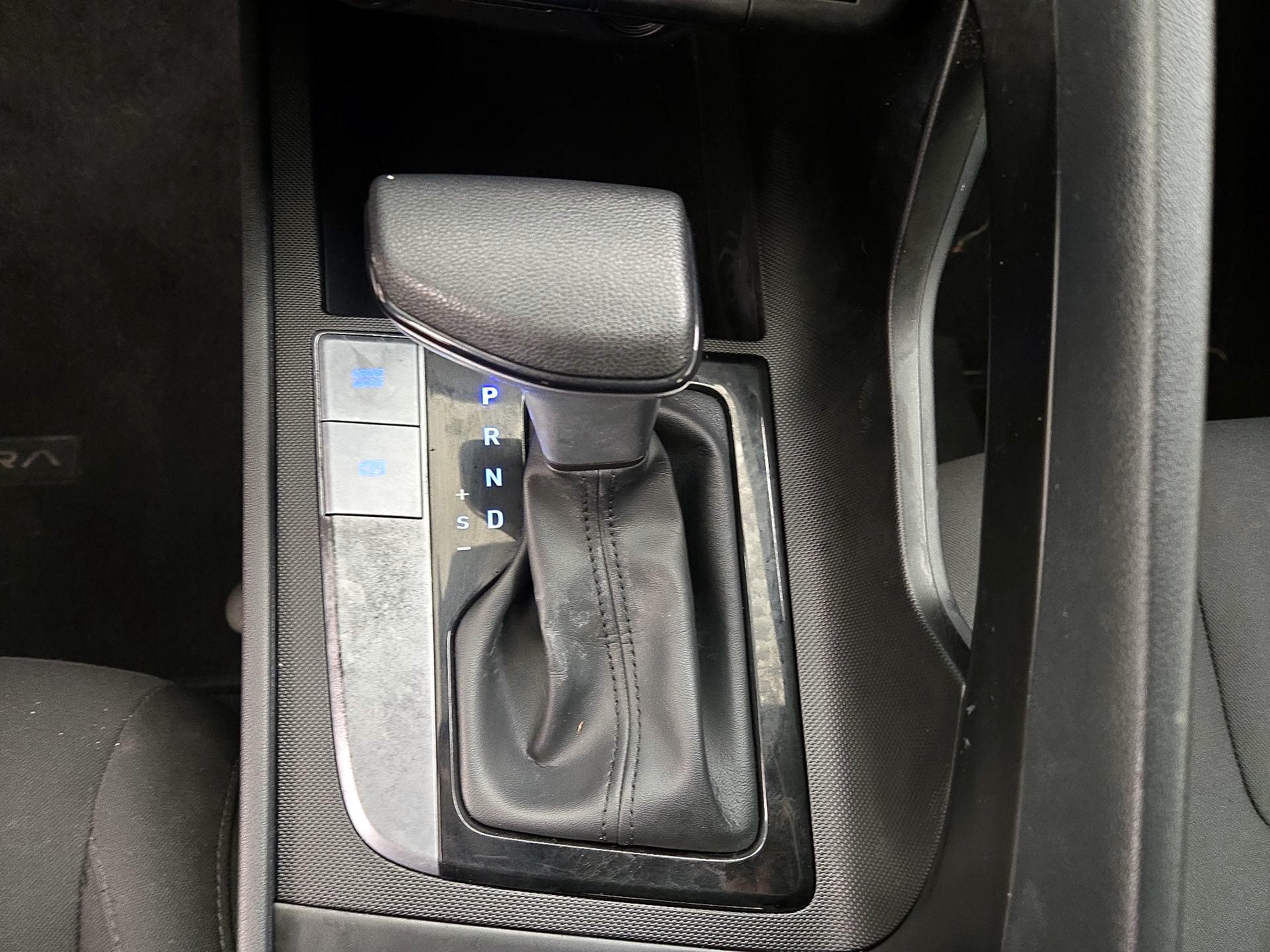 Thumbnail: 2023 Hyundai Elantra - 17