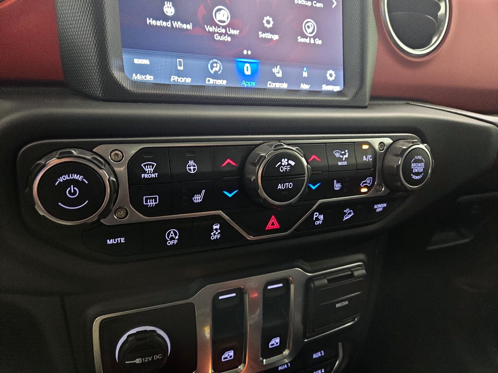 Thumbnail: 2020 Jeep Wrangler - 17