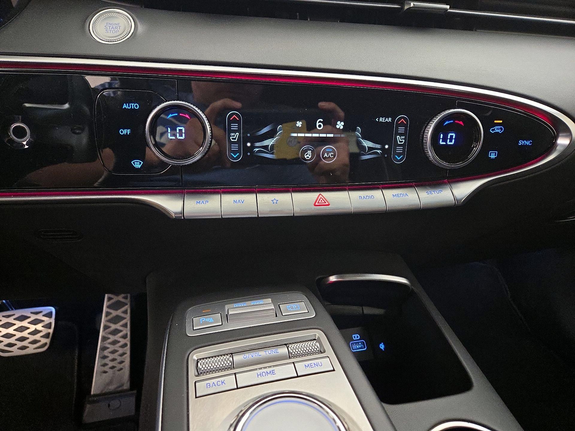 Thumbnail: 2023 Genesis GV70 - 15