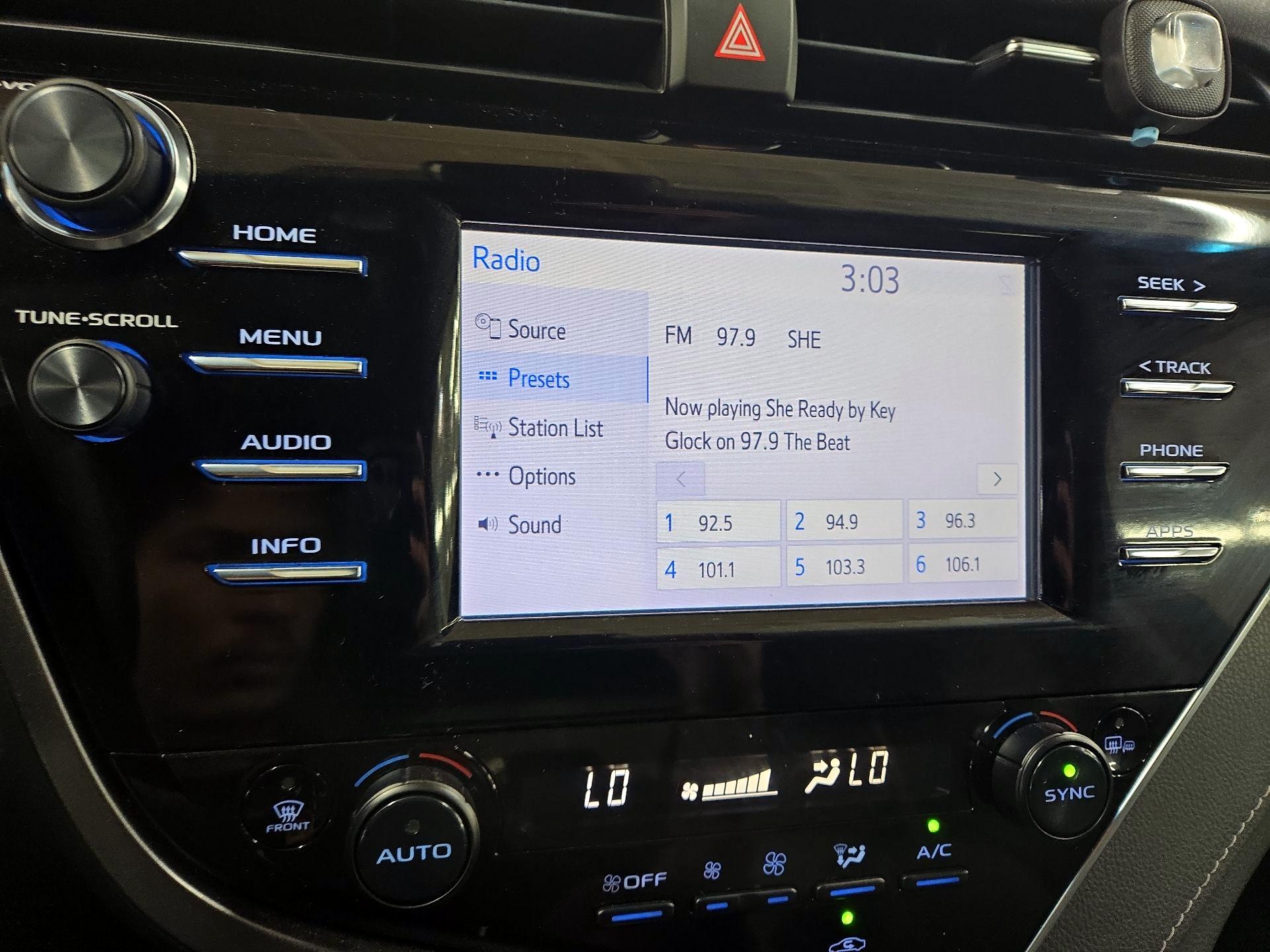 Thumbnail: 2018 Toyota Camry - 15