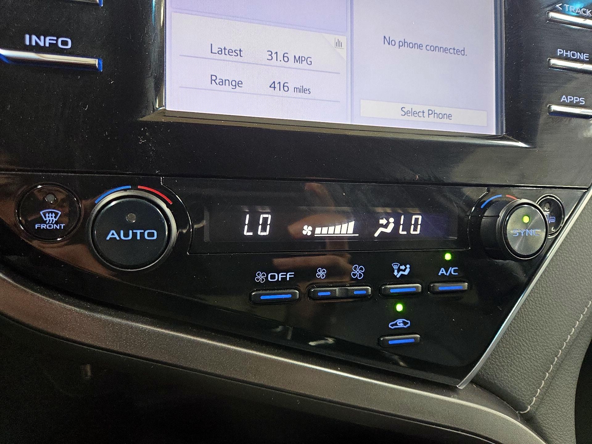 Thumbnail: 2018 Toyota Camry - 16