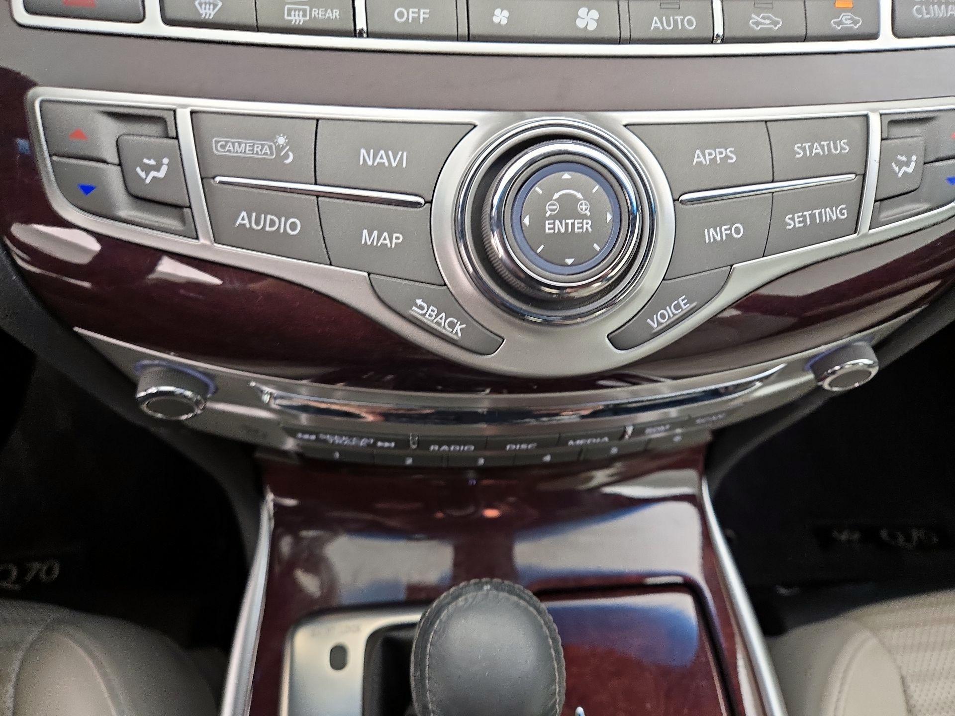 Thumbnail: 2019 INFINITI Q70 - 16