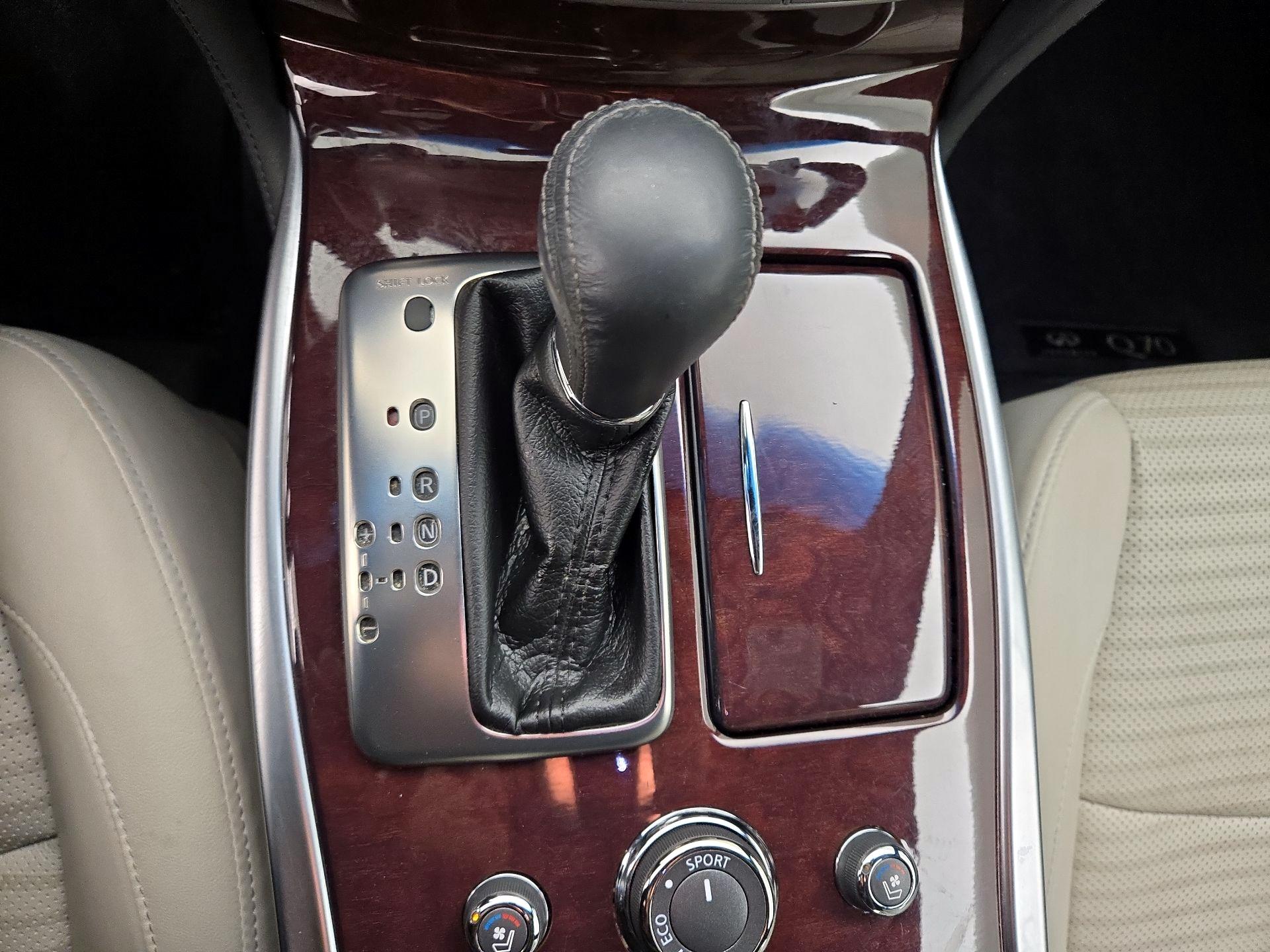 Thumbnail: 2019 INFINITI Q70 - 17
