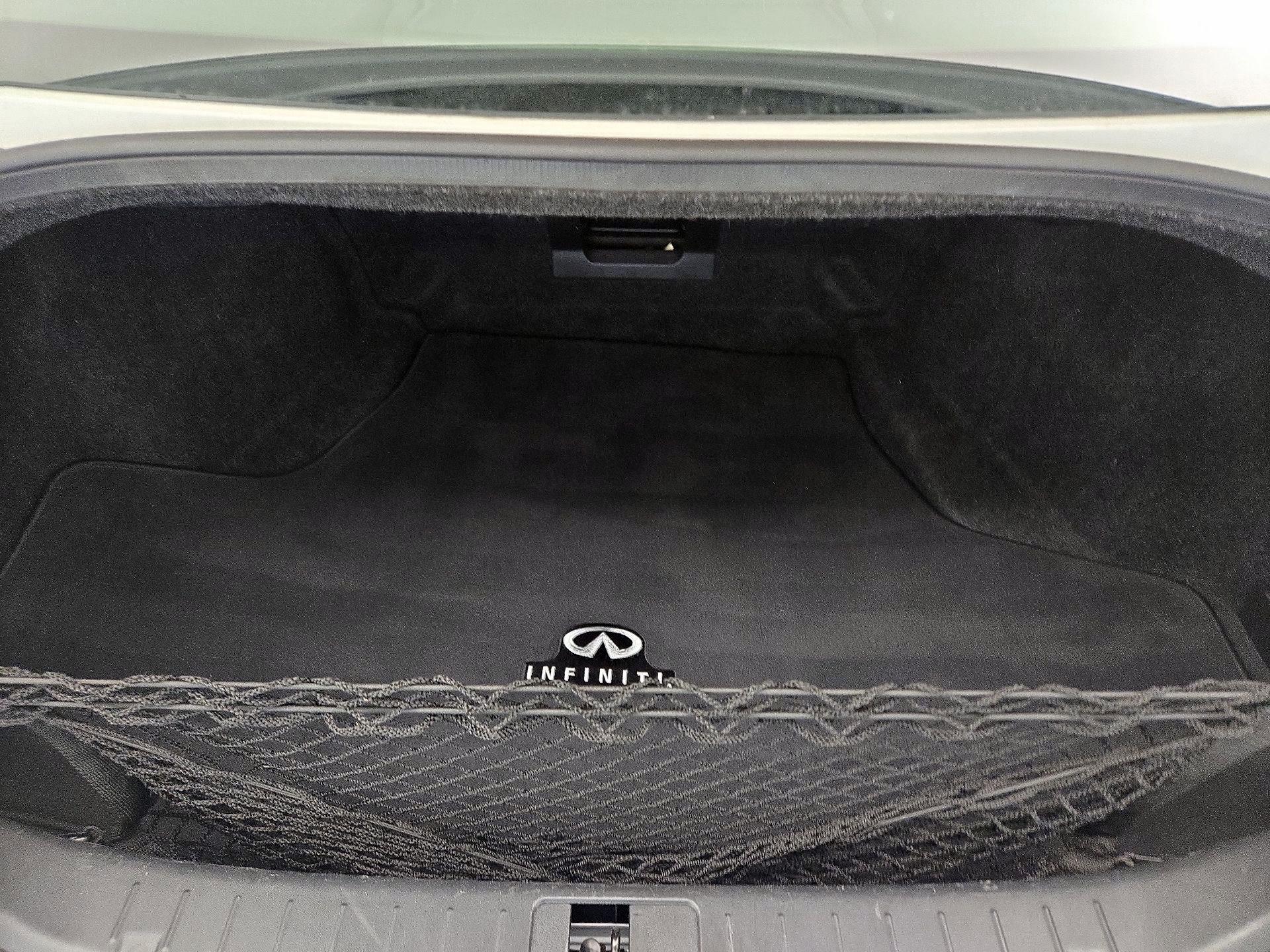 Thumbnail: 2019 INFINITI Q70 - 19