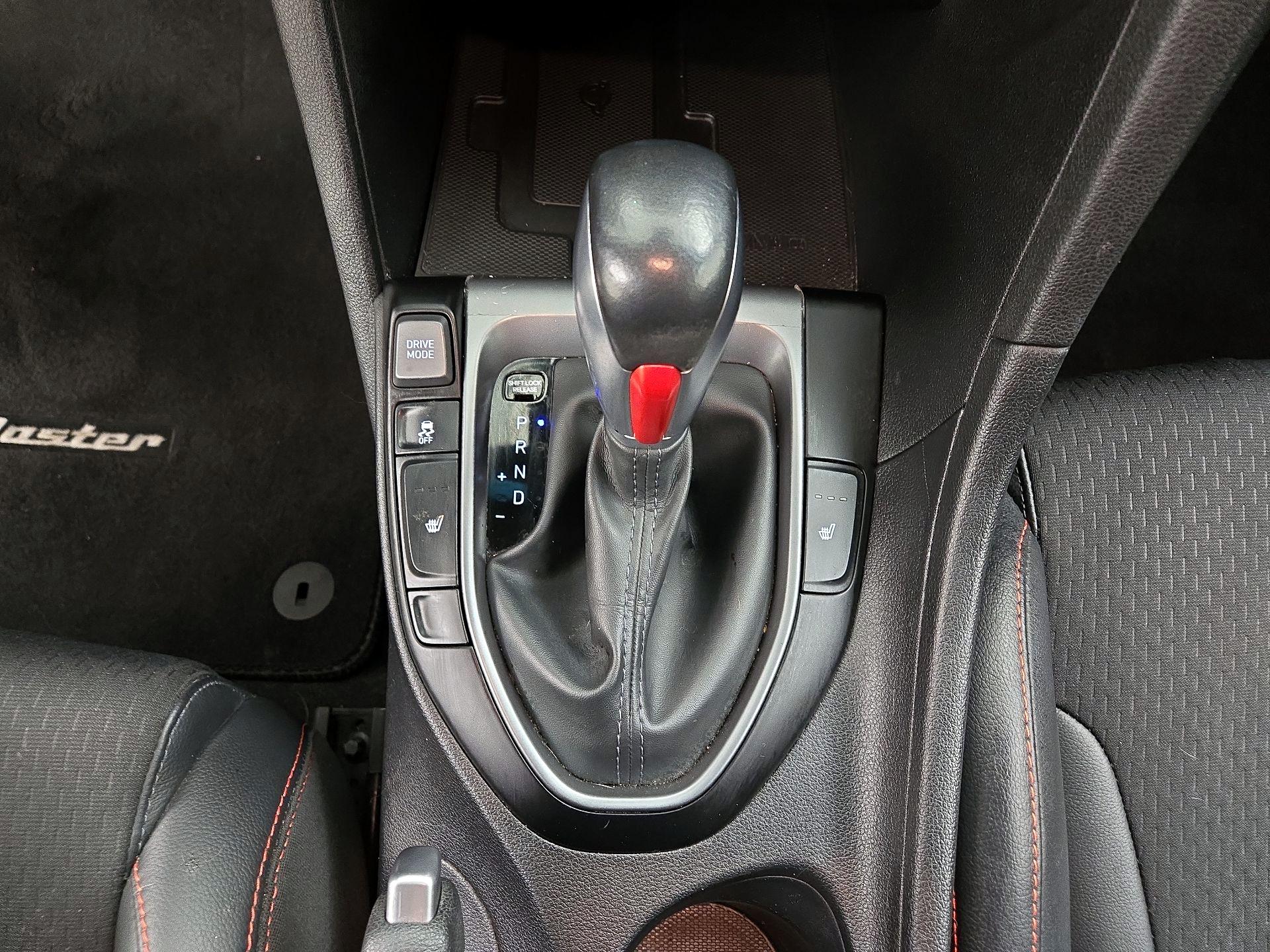 Thumbnail: 2020 Hyundai Veloster - 15