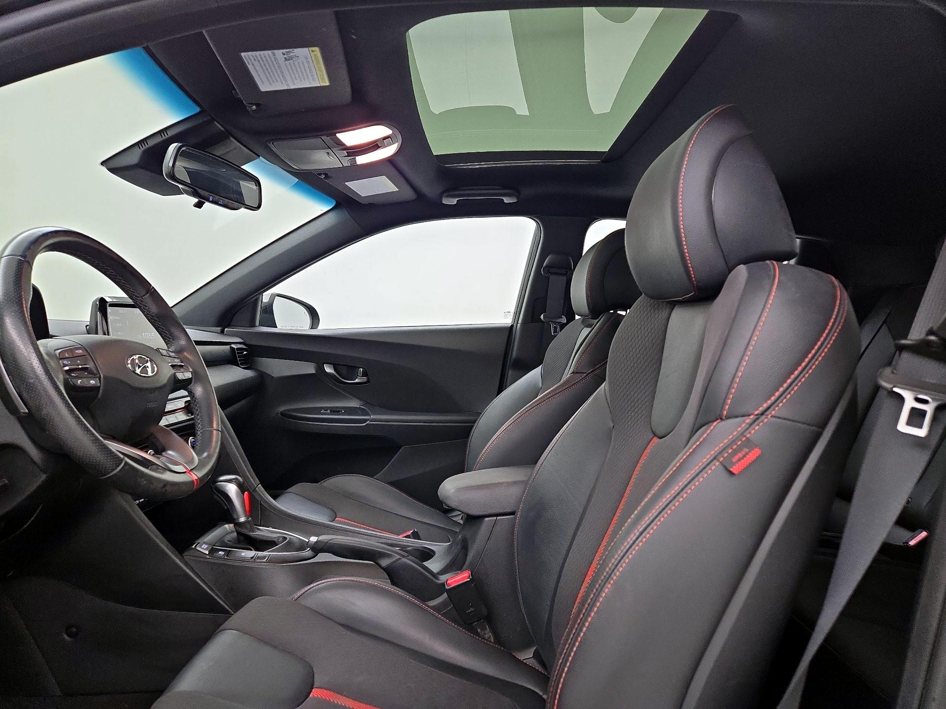 Thumbnail: 2020 Hyundai Veloster - 17