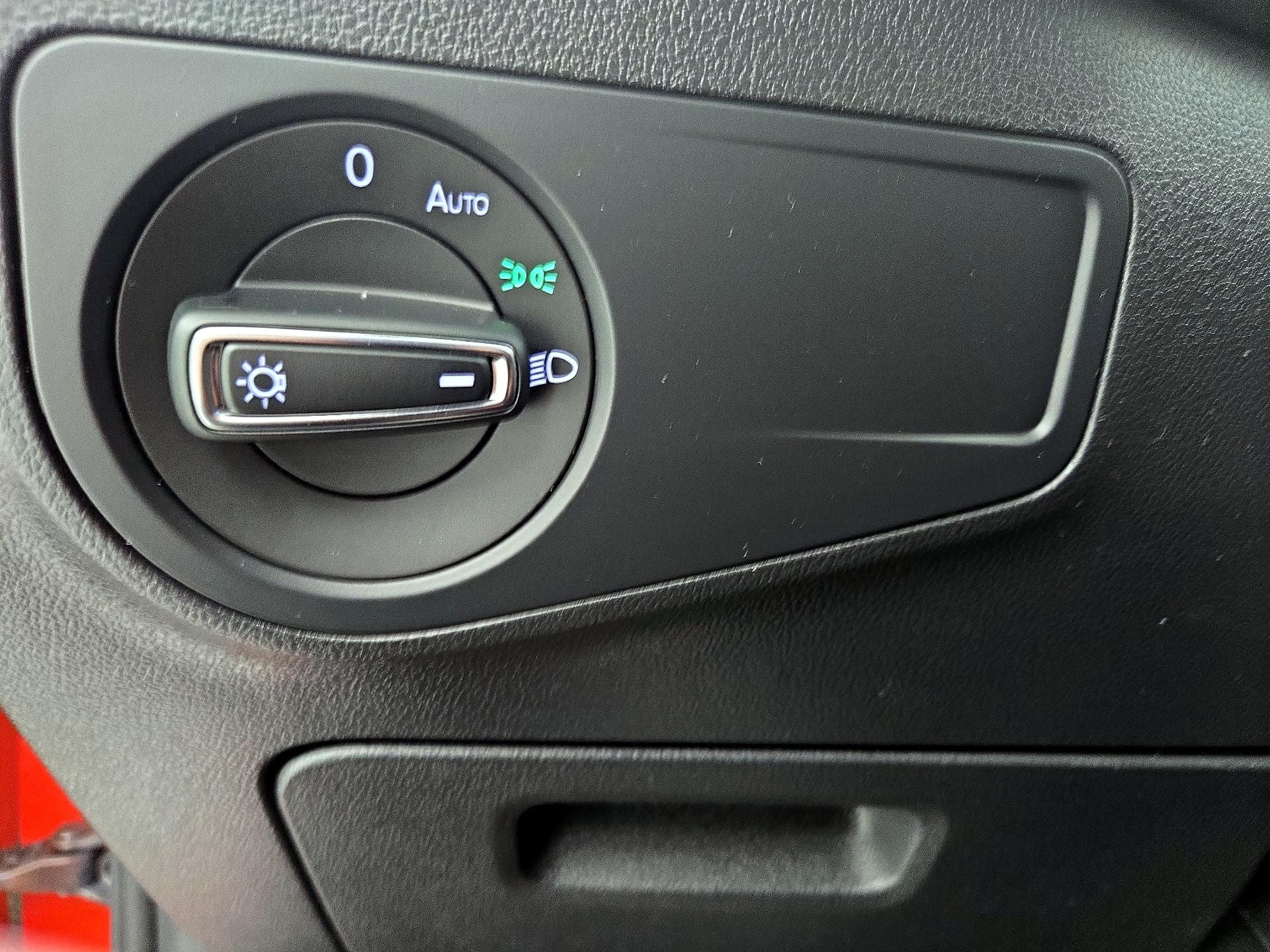 Thumbnail: 2019 Volkswagen Tiguan - 13