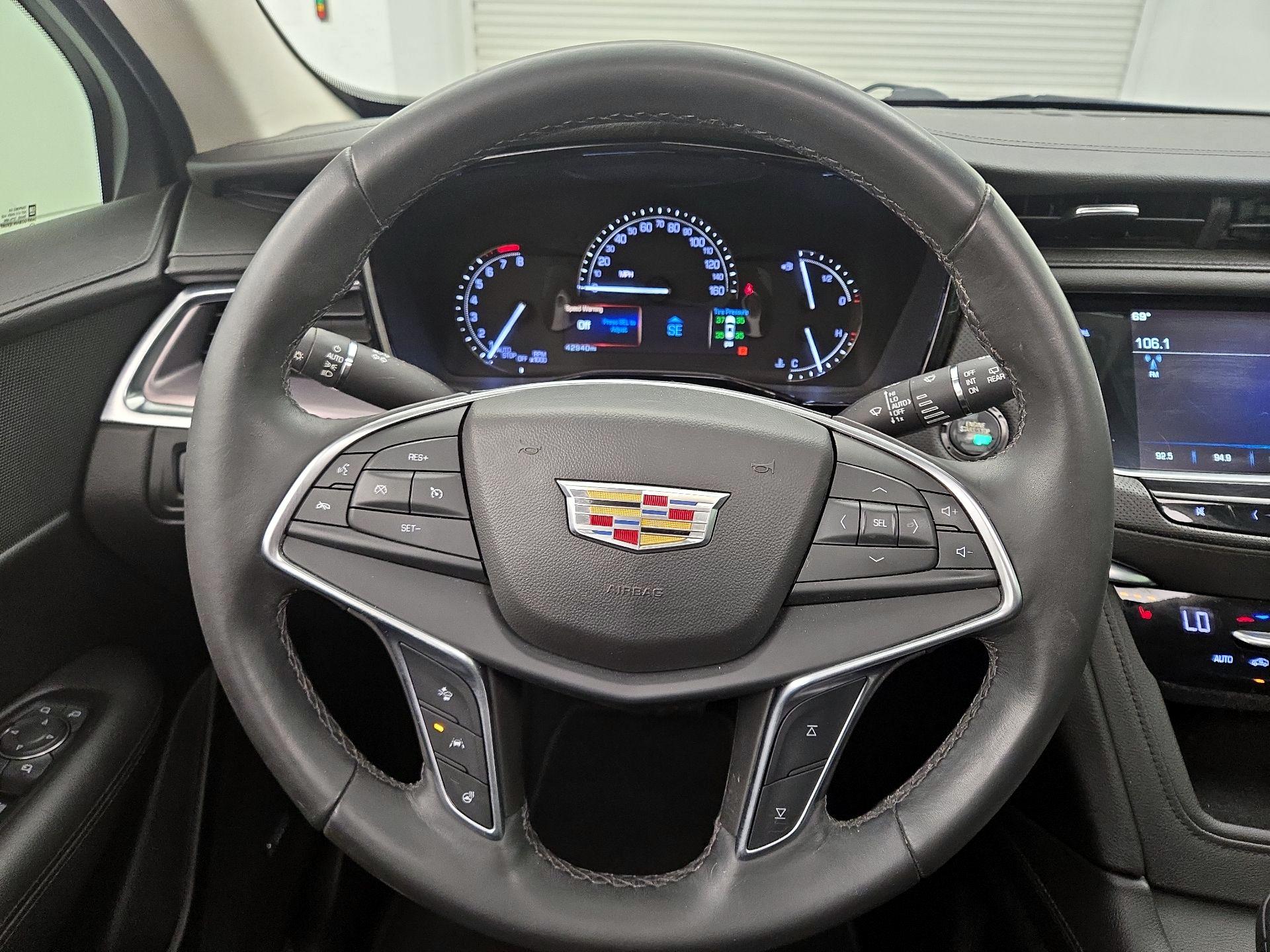 Thumbnail: 2018 Cadillac XT5 - 10