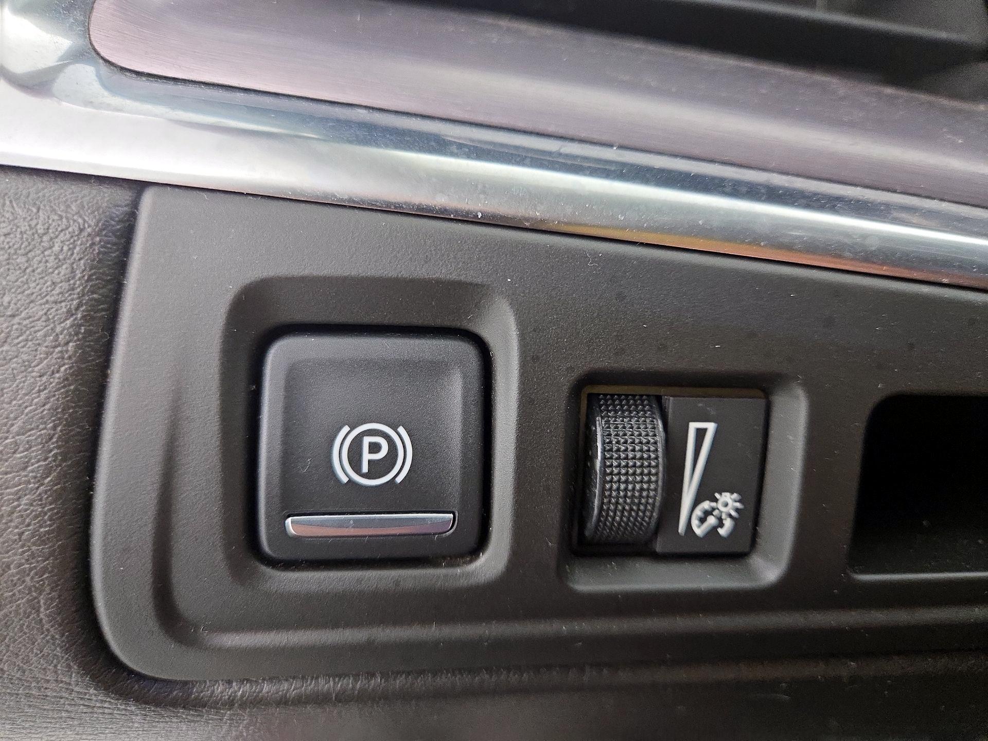 Thumbnail: 2018 Cadillac XT5 - 13