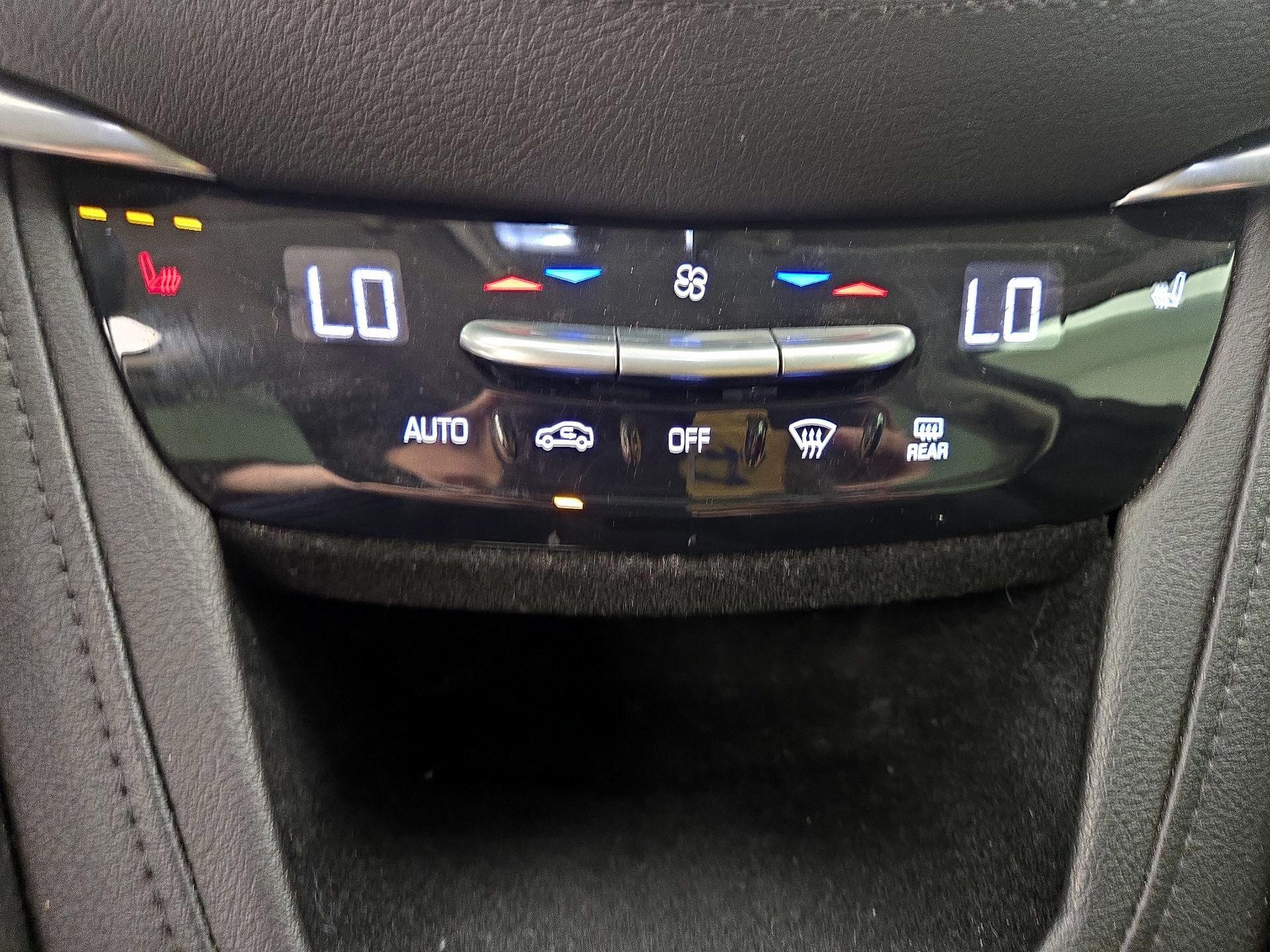 Thumbnail: 2018 Cadillac XT5 - 16