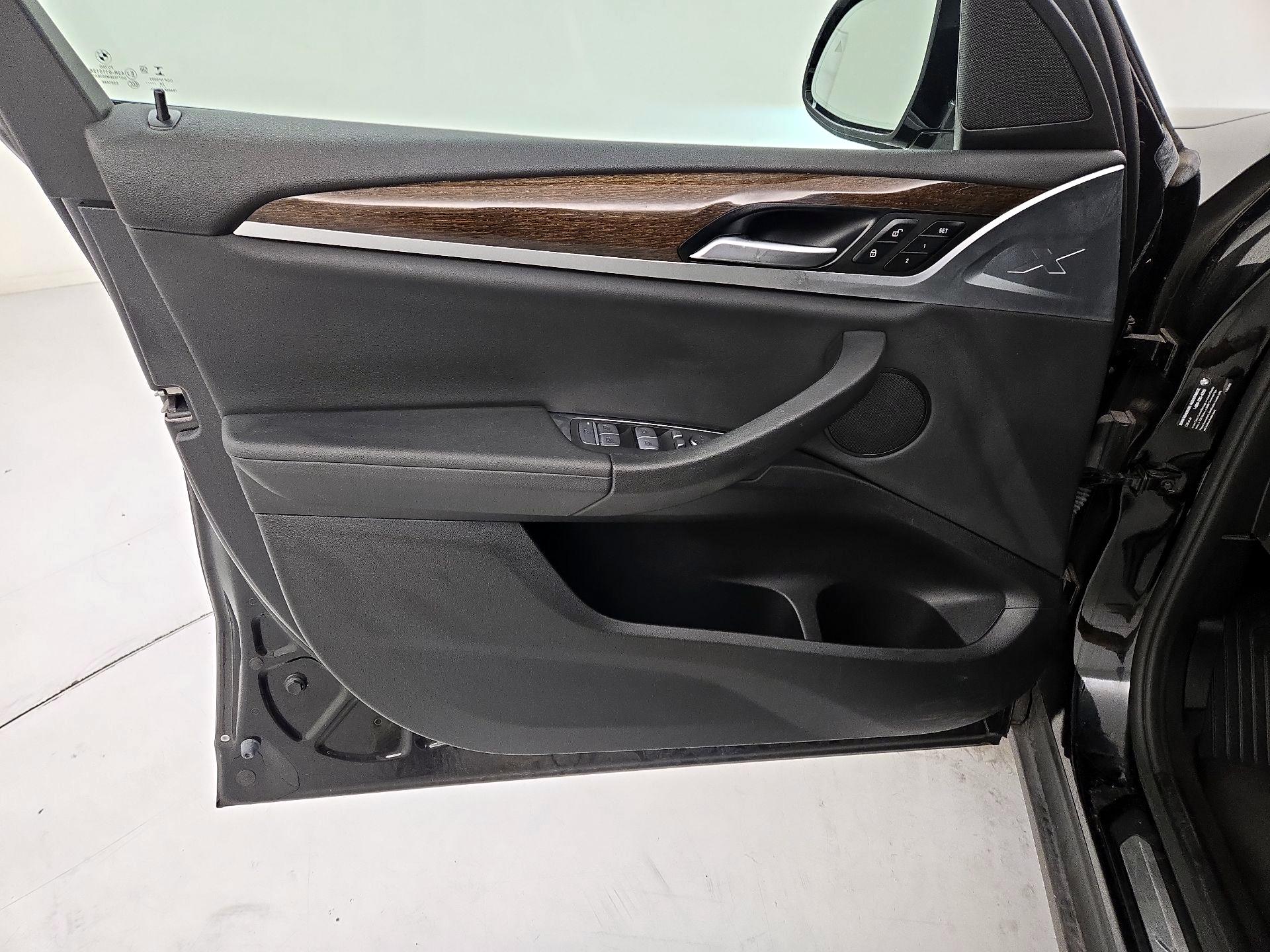Thumbnail: 2021 BMW X3 - 10